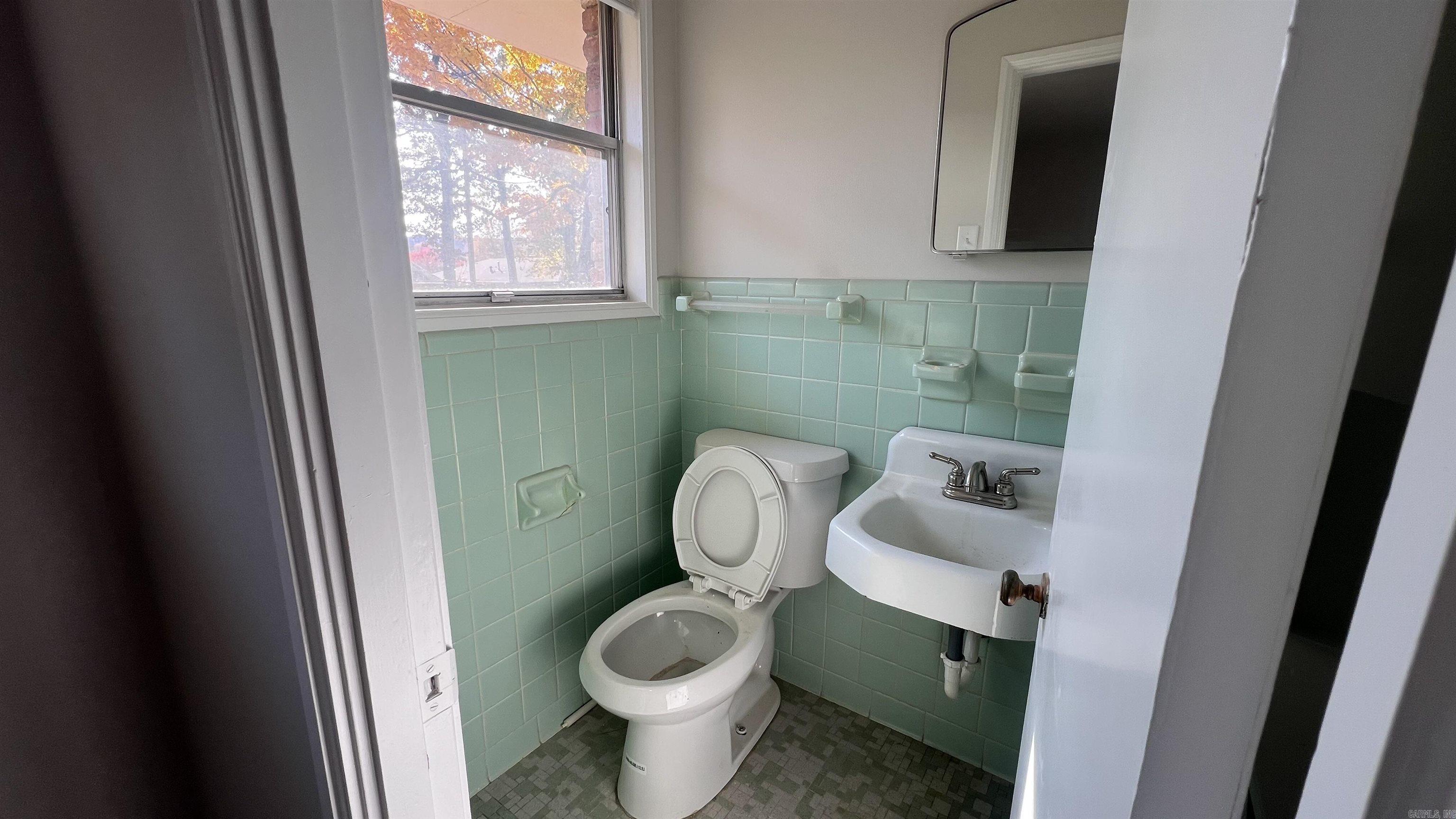 MARKHAM MANOR - Residential