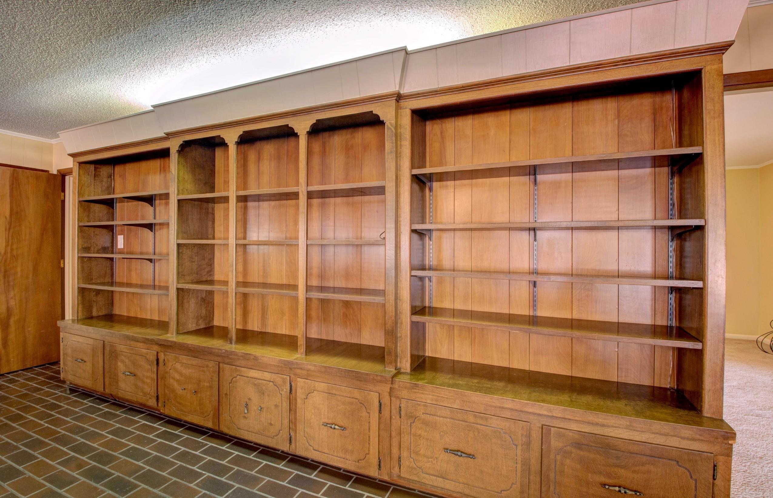 PINE FORREST - Residential