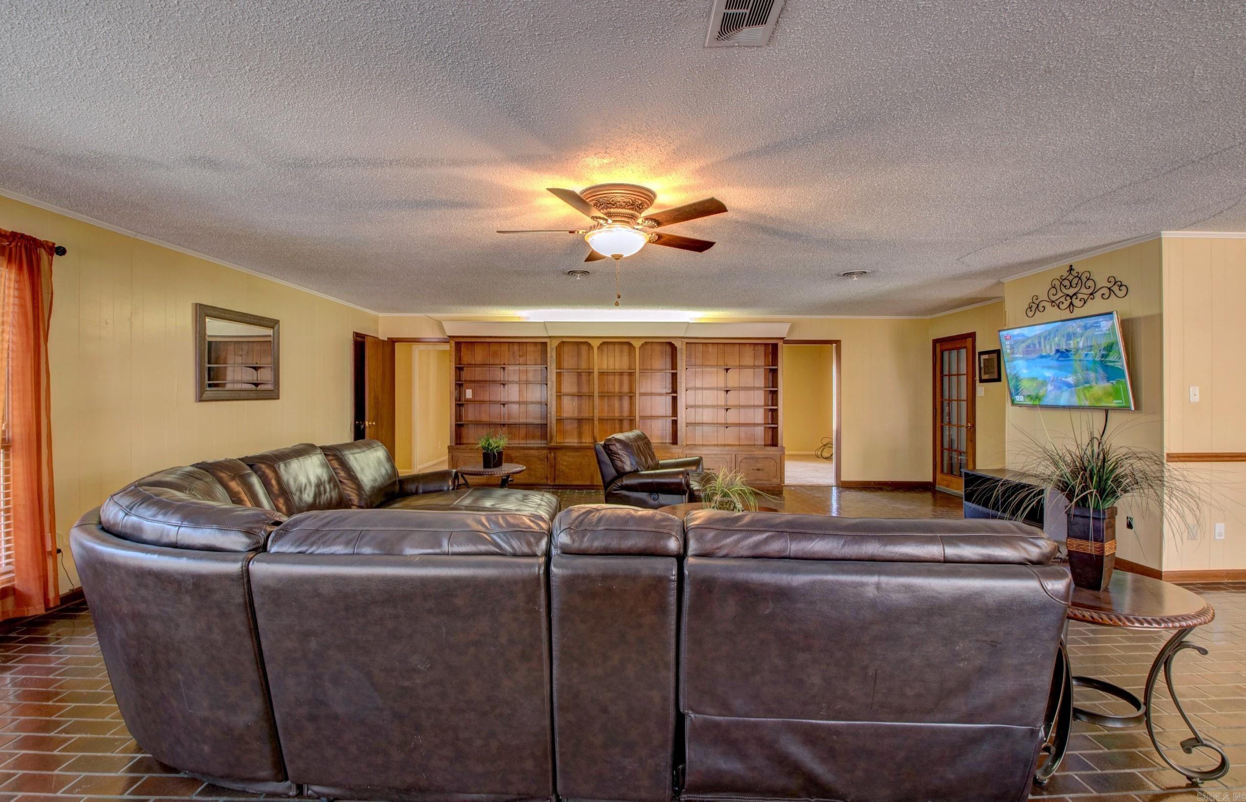 PINE FORREST - Residential