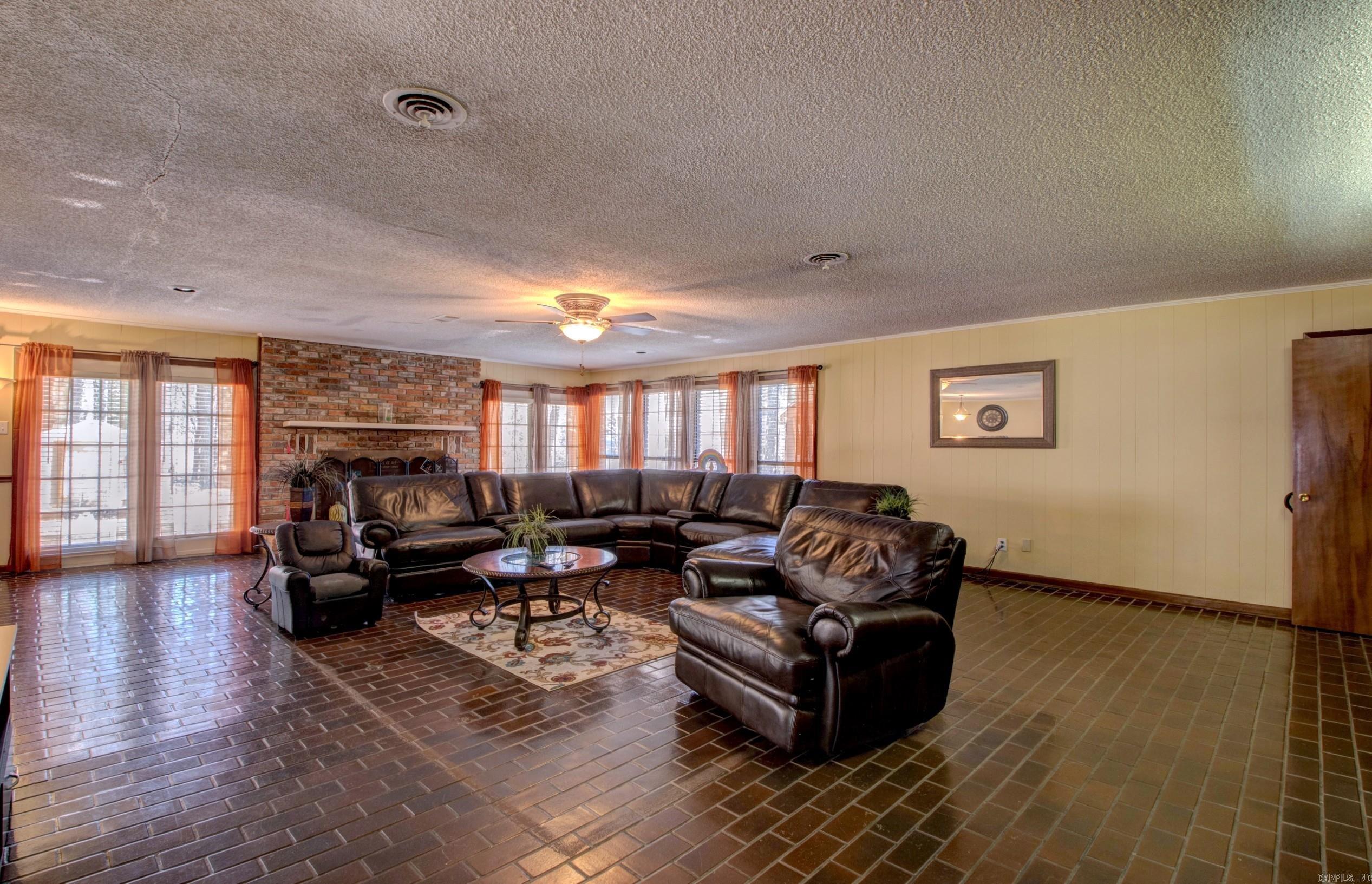 PINE FORREST - Residential