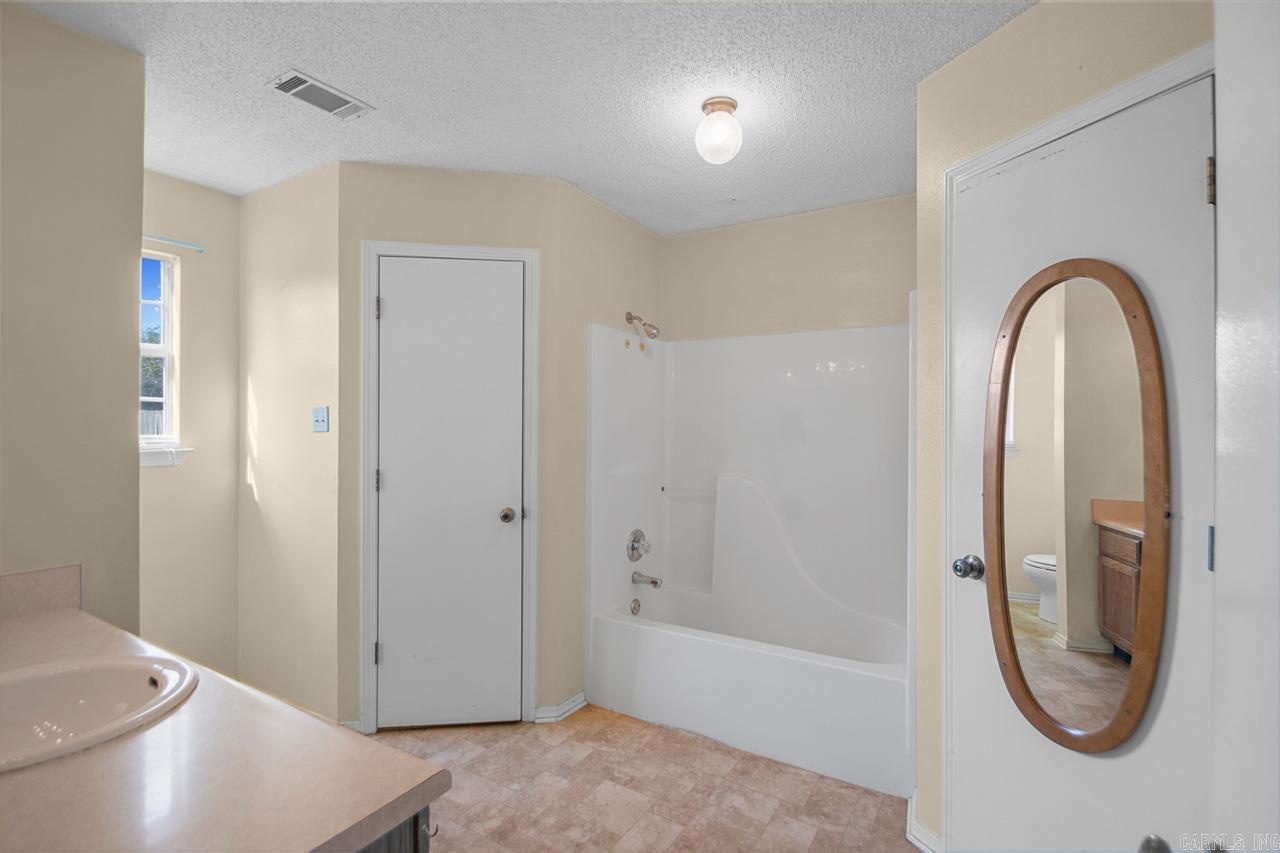 MEADOWLAKE - Residential