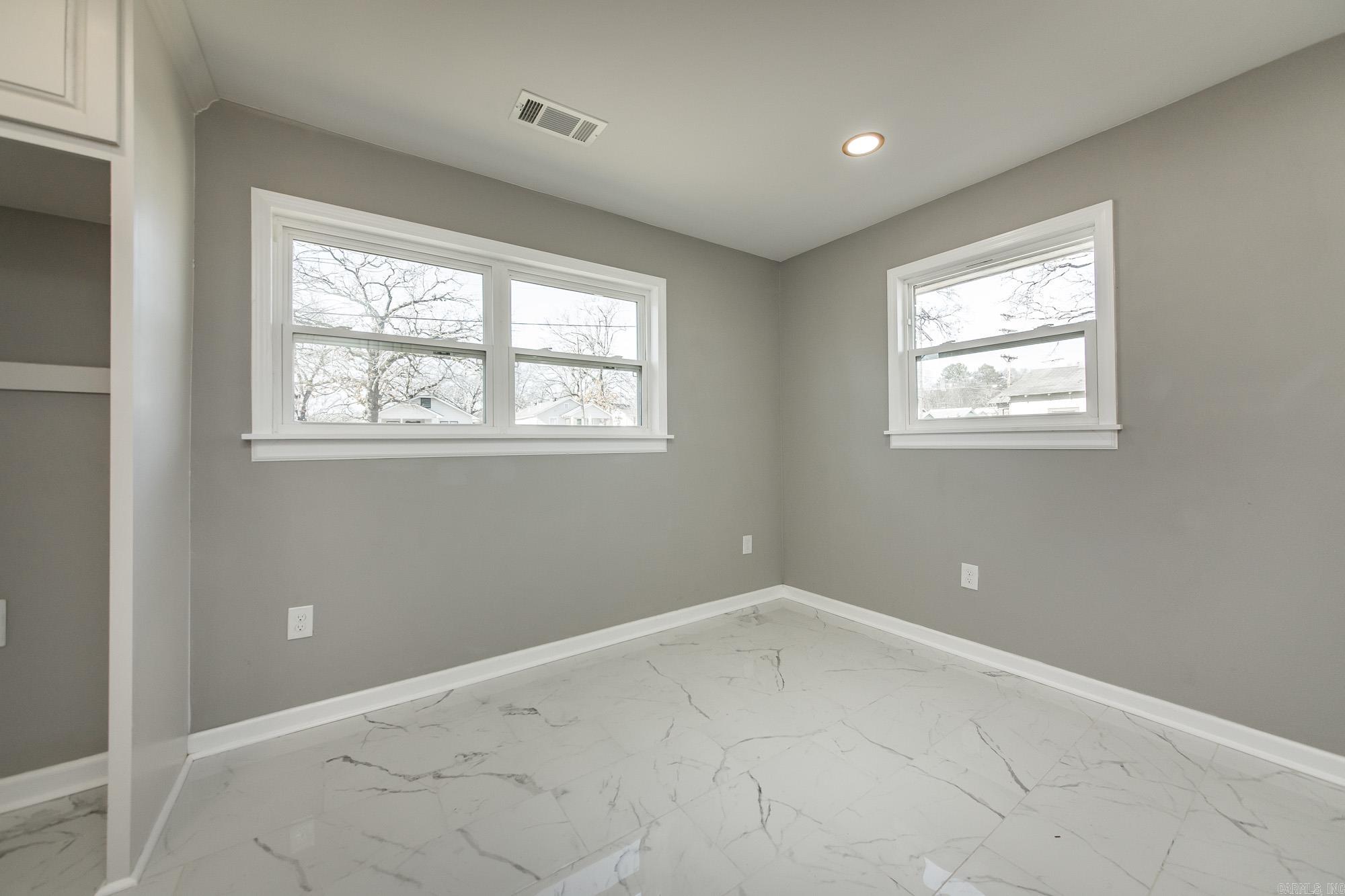 Holeads - Residential