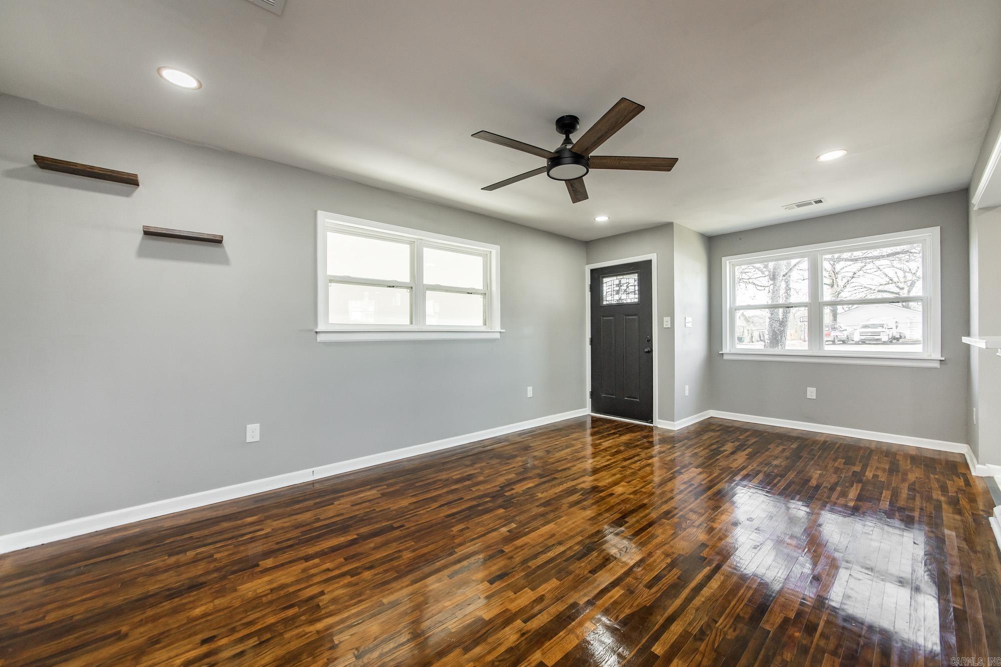 Holeads - Residential