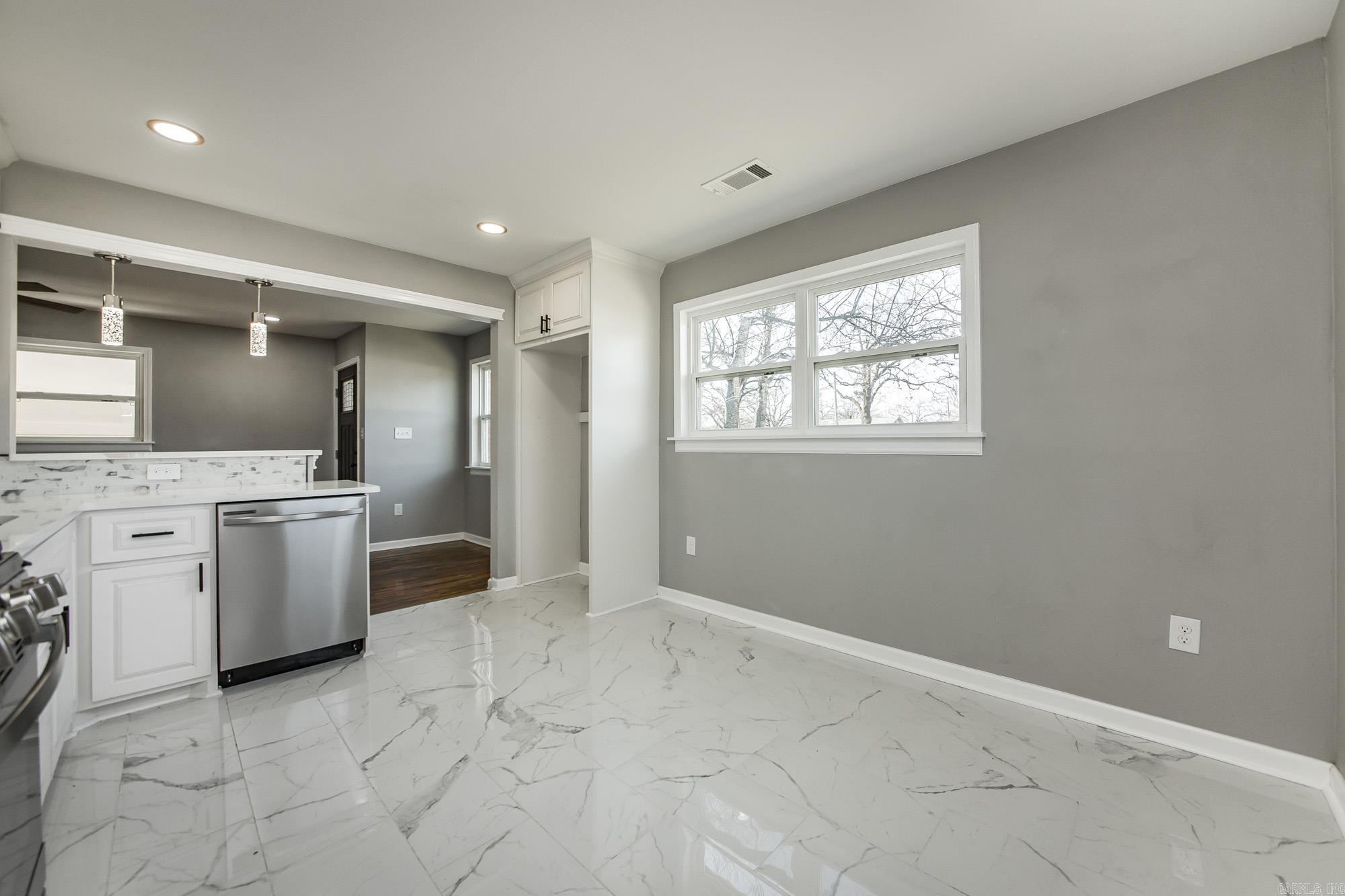 Holeads - Residential