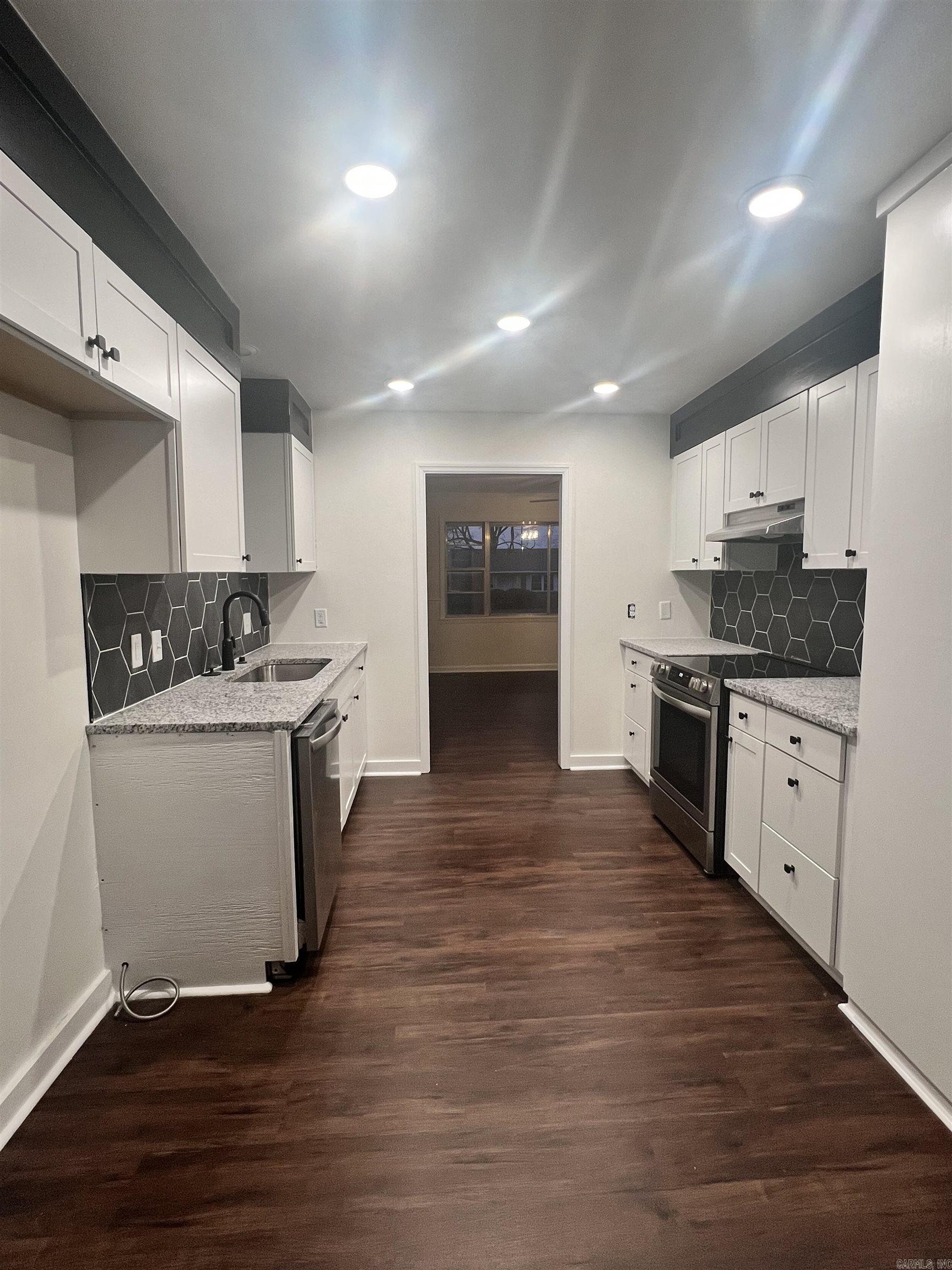 LAMBERT TERRACE - Residential