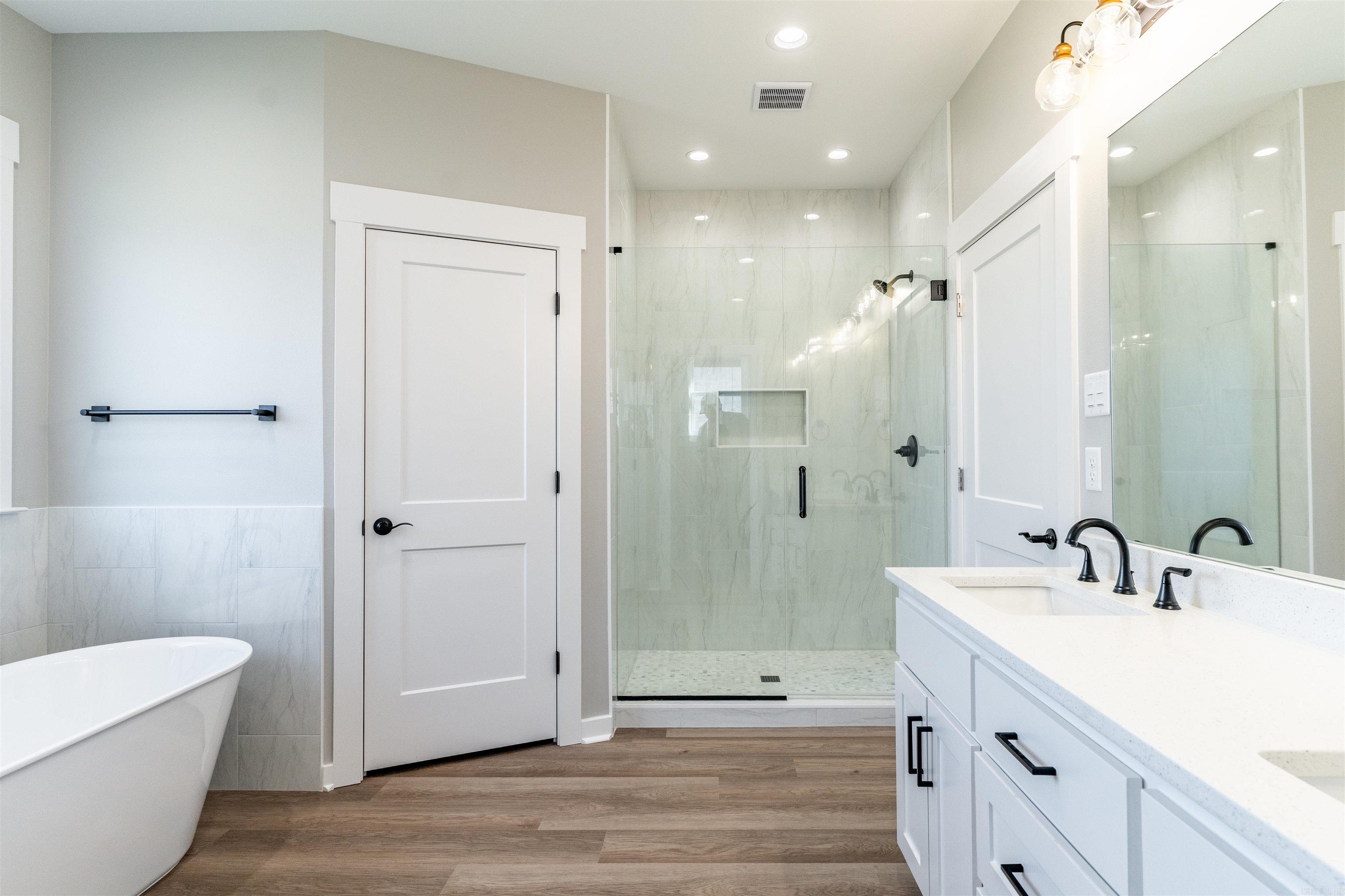 IVY PLACE - Residential