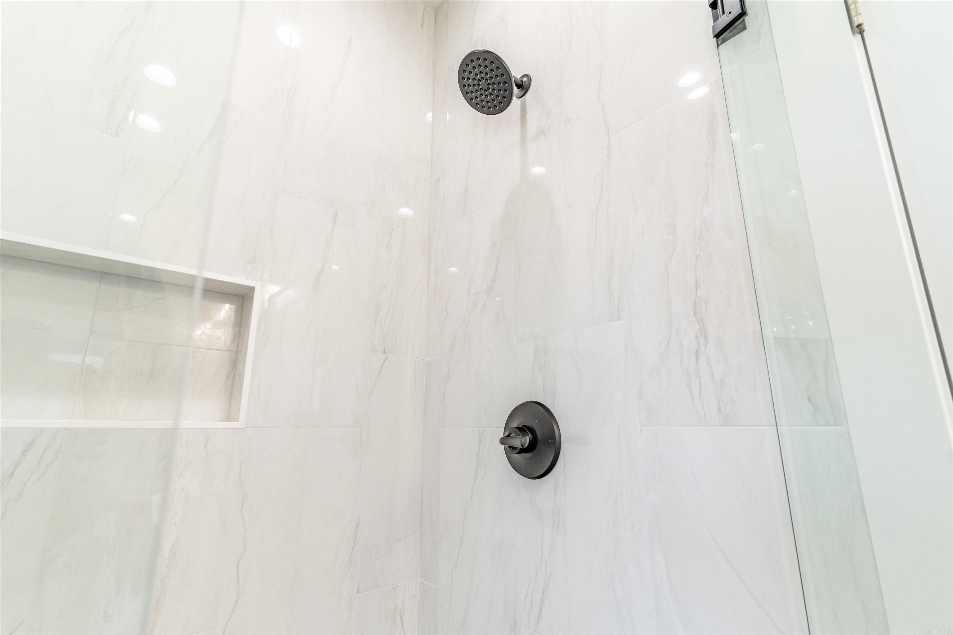 IVY PLACE - Residential