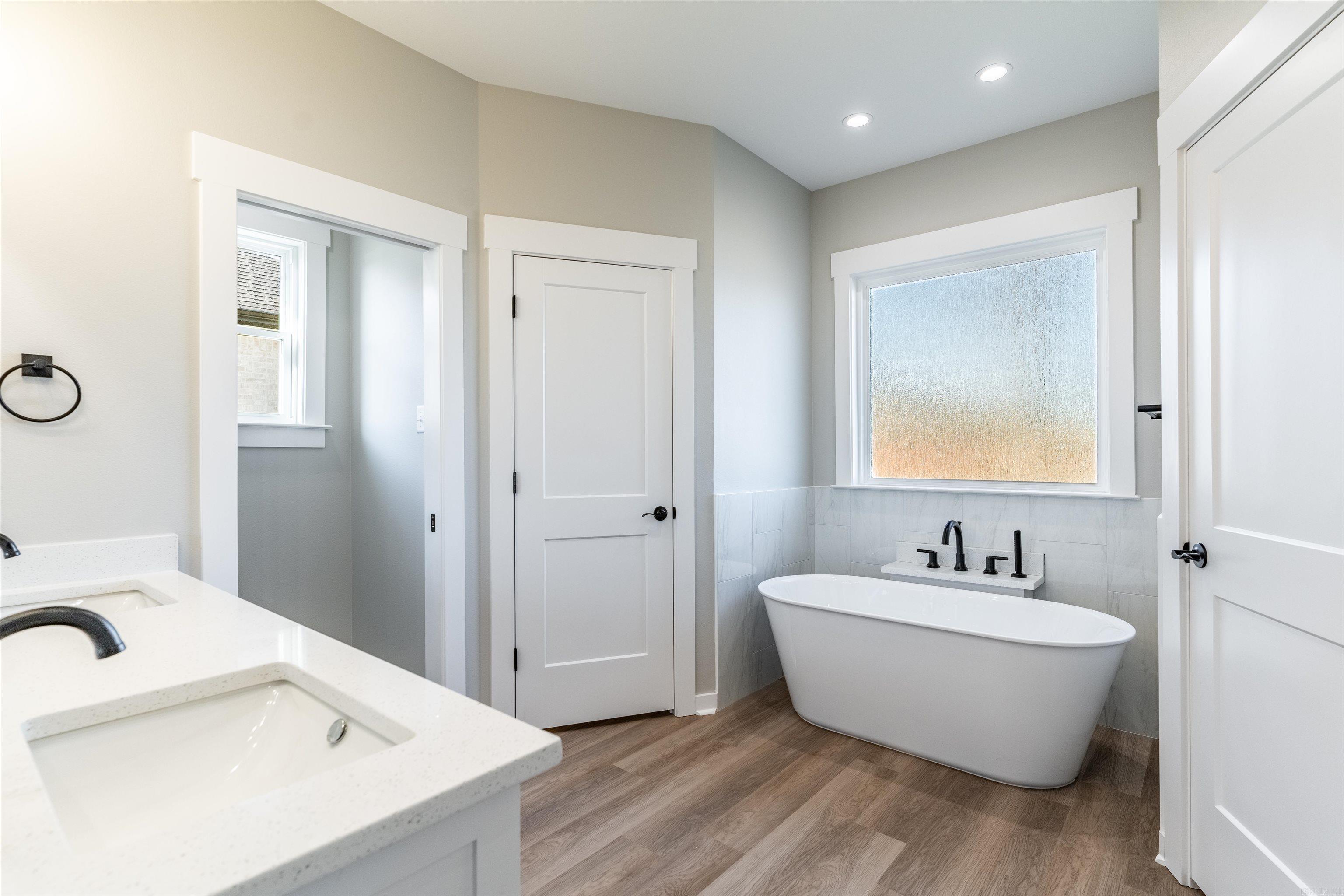 IVY PLACE - Residential