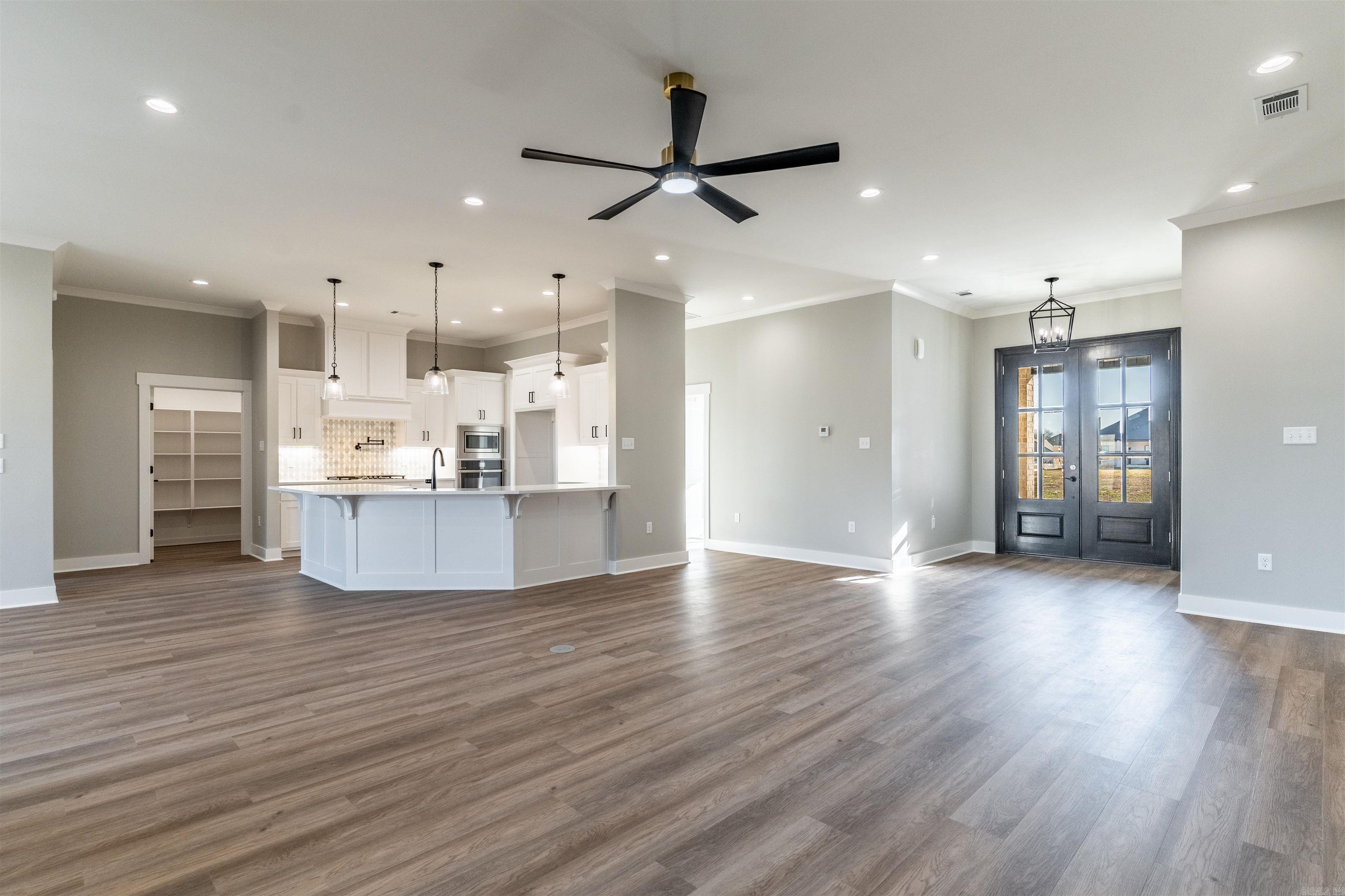 IVY PLACE - Residential