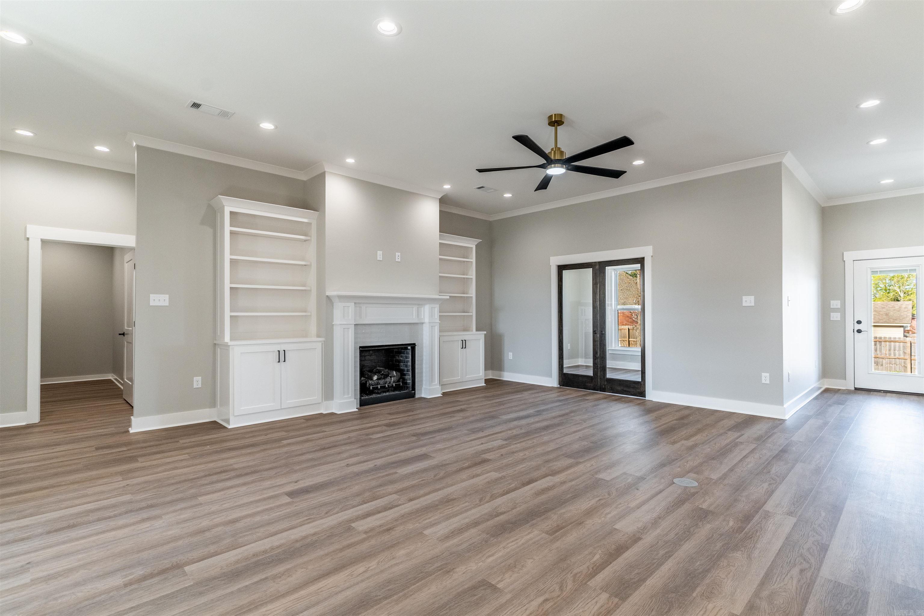 IVY PLACE - Residential