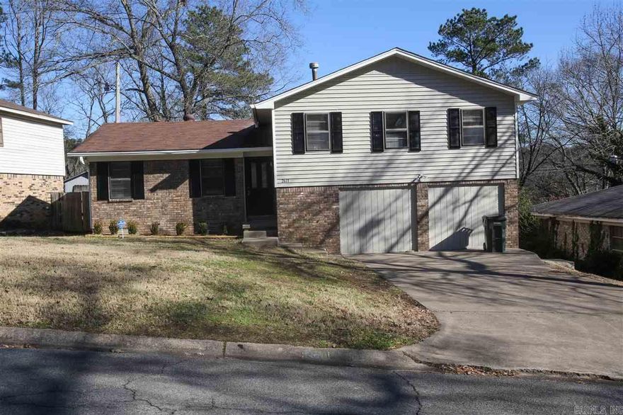 Come check out this 5Bd/2ba  home in the Boyle Park neighborhood .Recently updated throughout the entire house . Great location ! Very spacious !