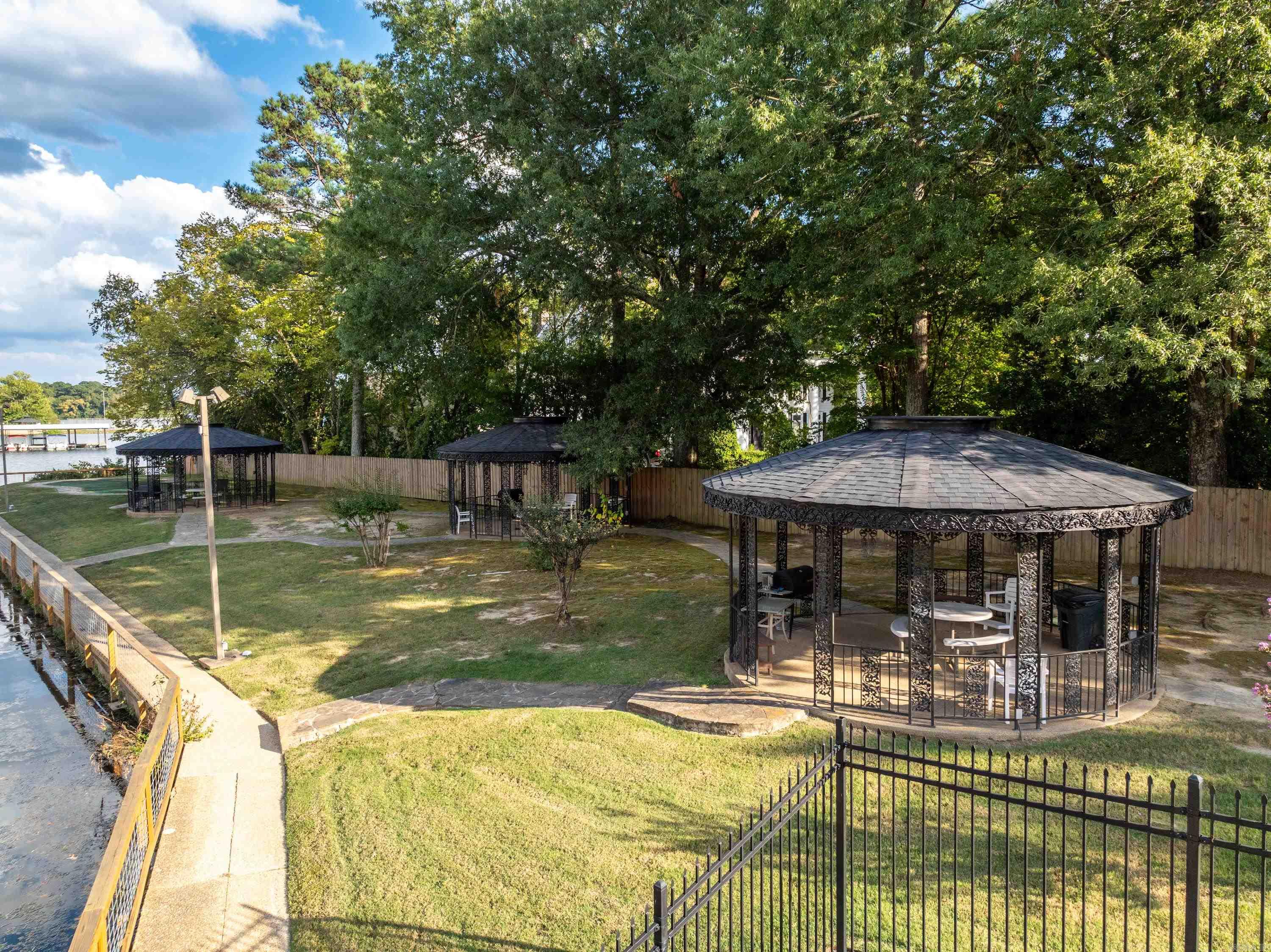EMERALD ISLE HPR - Residential