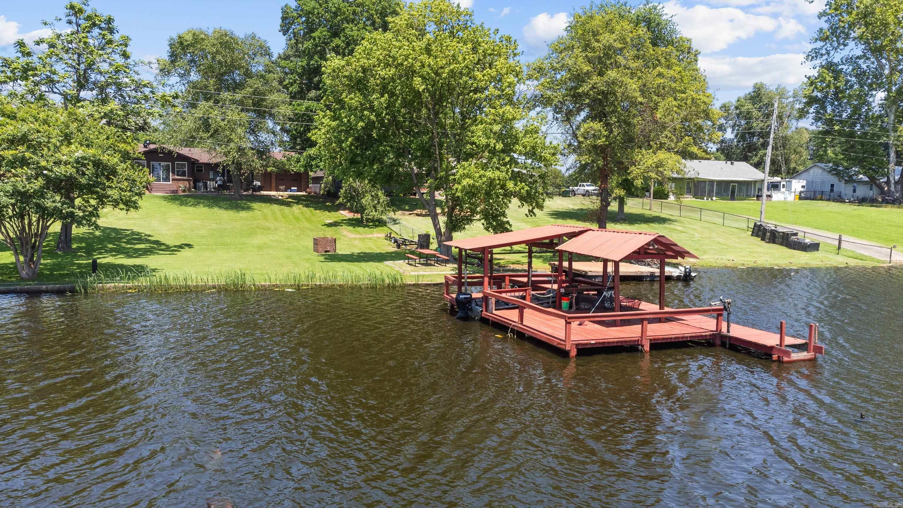 RIVER MANOR EST - Residential