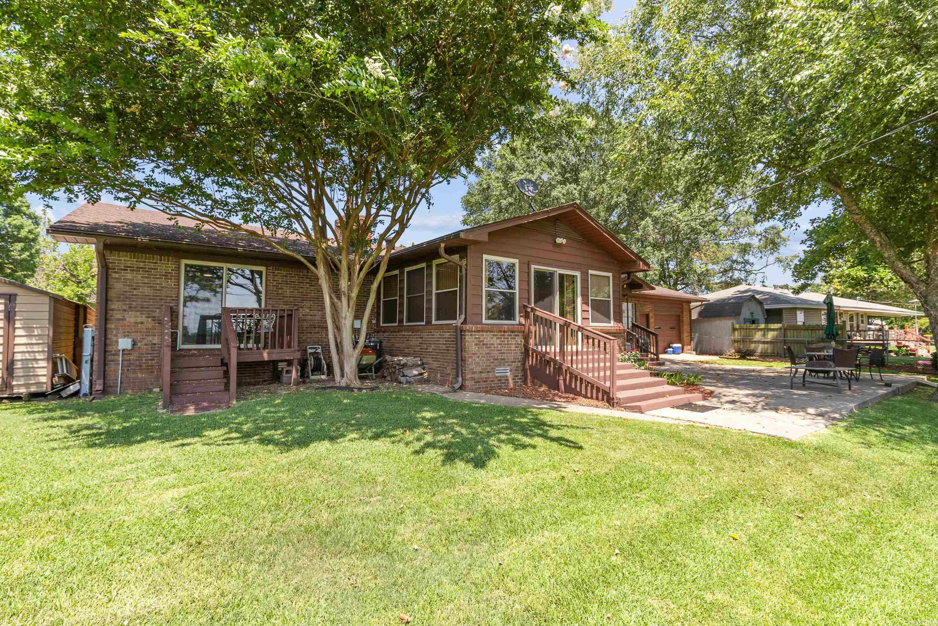 RIVER MANOR EST - Residential