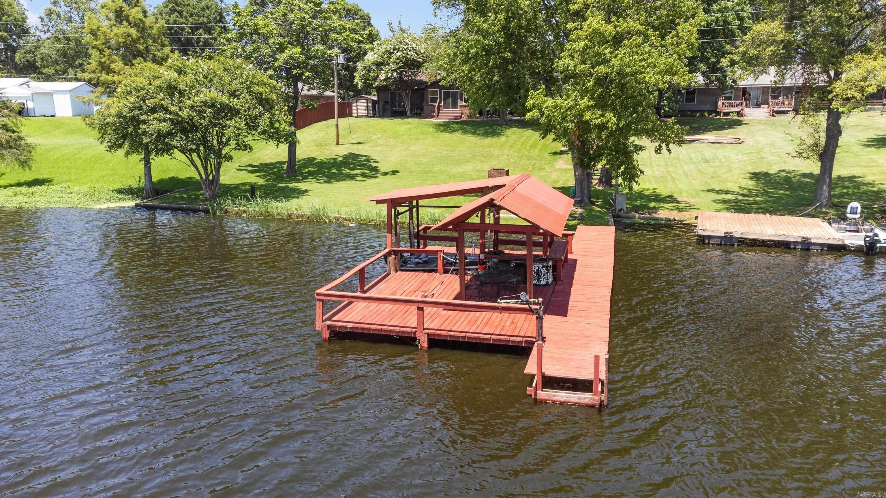 RIVER MANOR EST - Residential