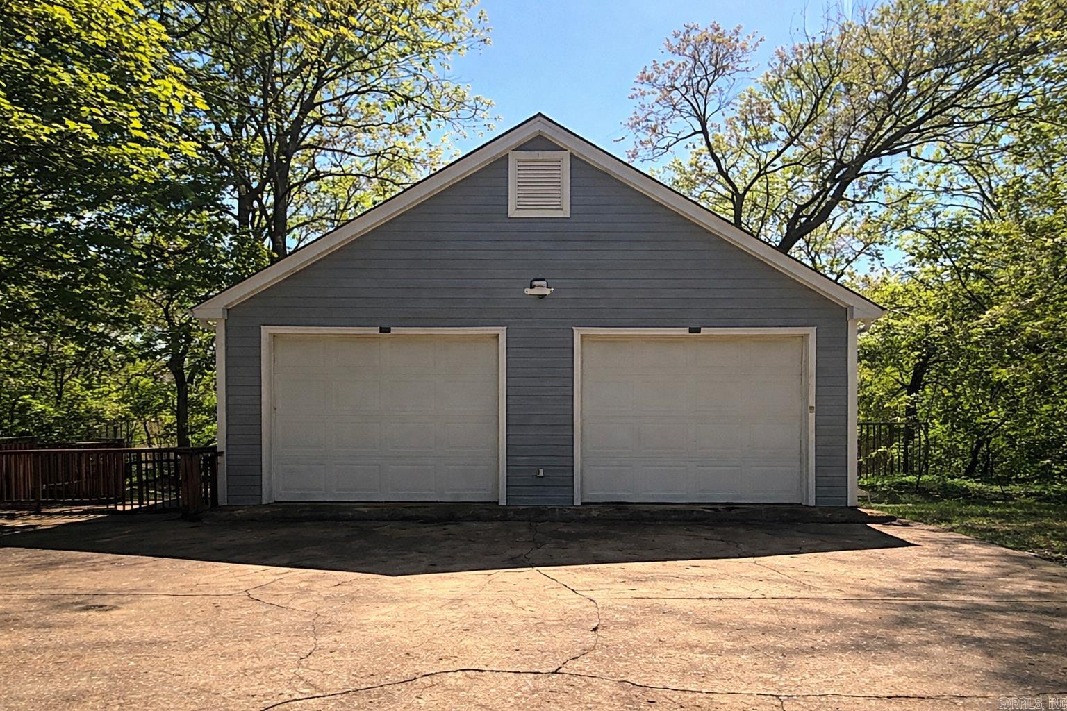 BIG PINE - Residential