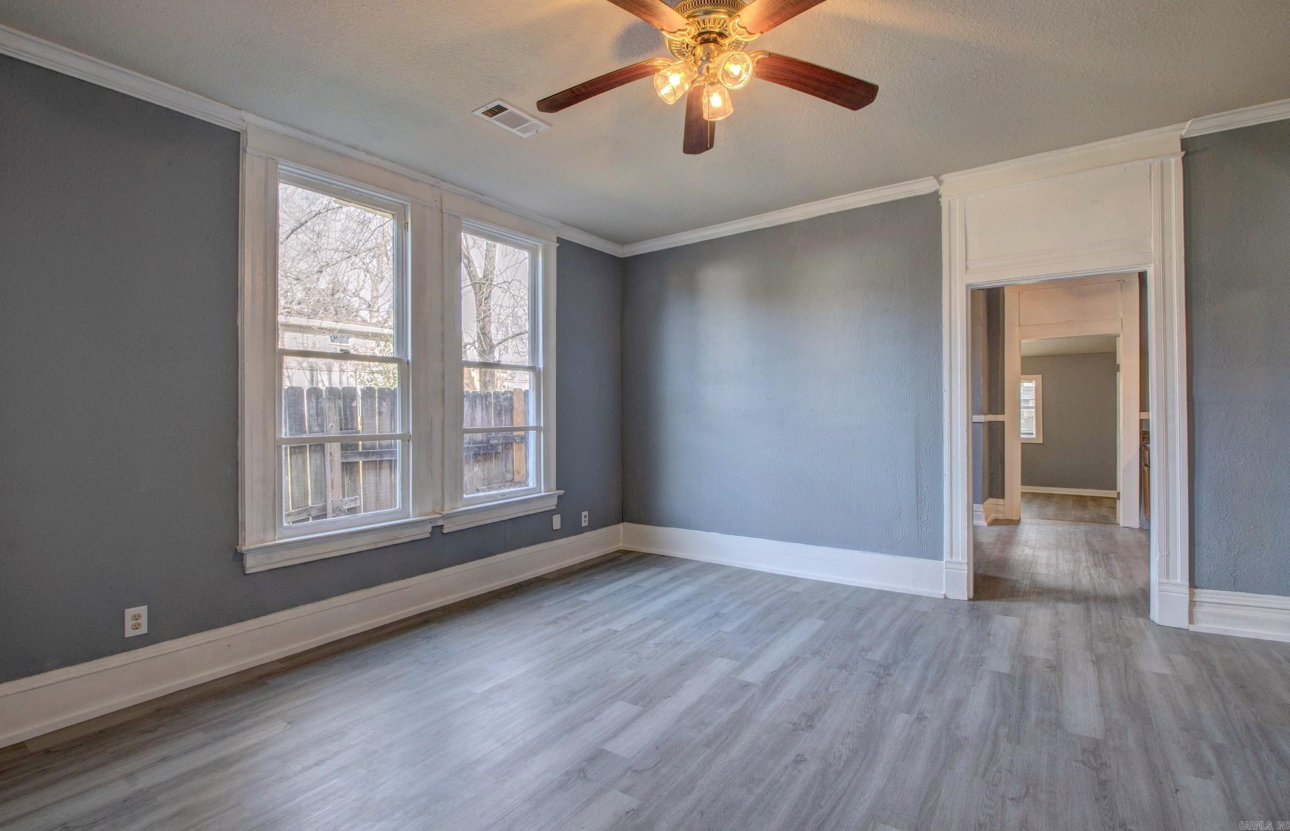 JONES & WORTHEN - Residential