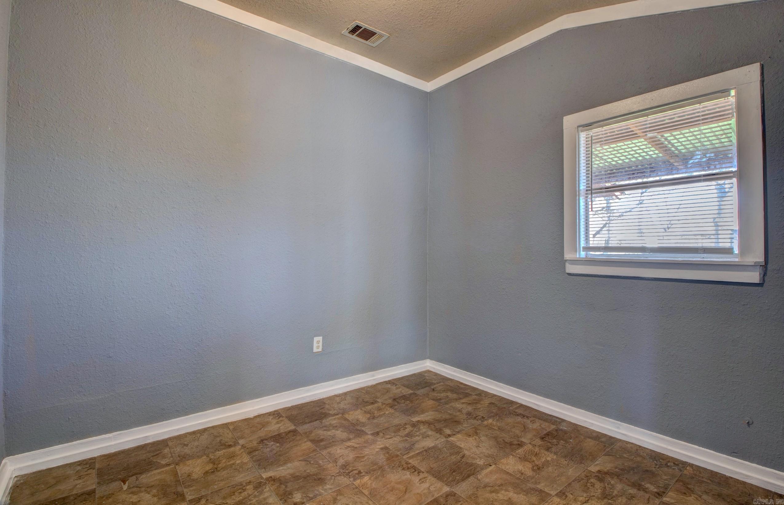 JONES & WORTHEN - Residential