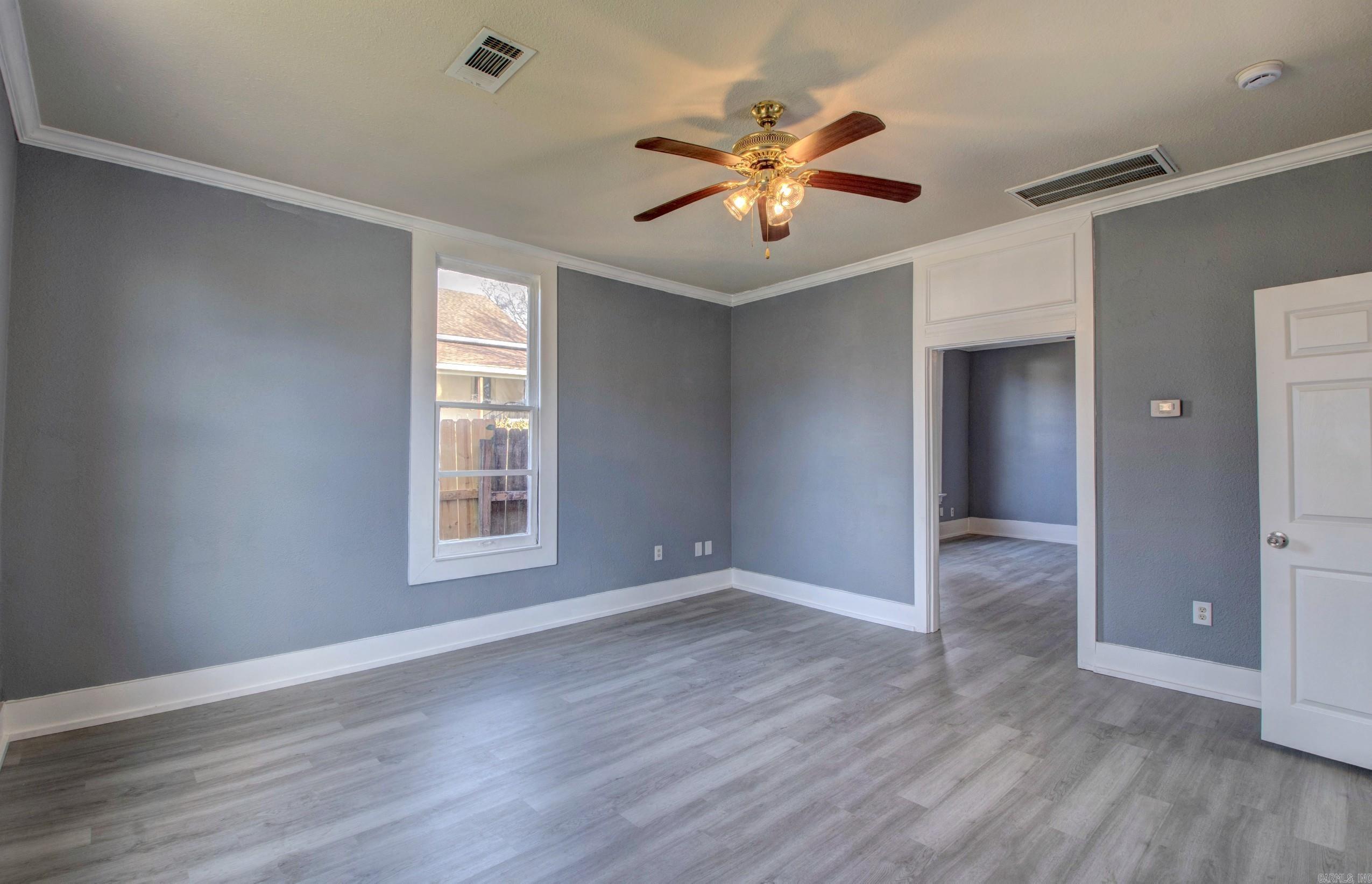 JONES & WORTHEN - Residential