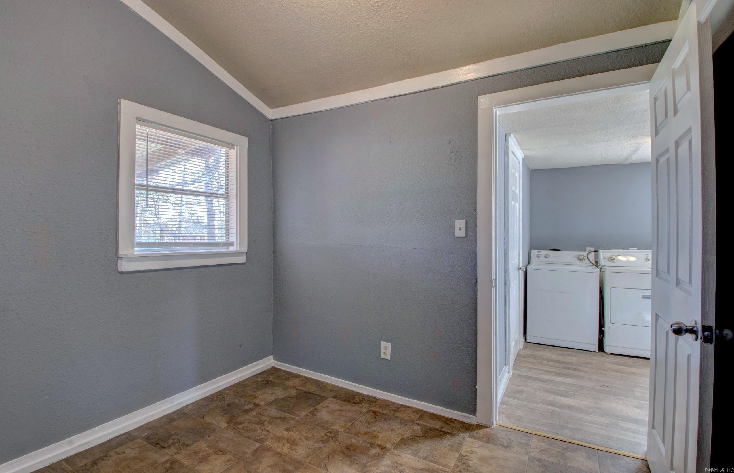 JONES & WORTHEN - Residential