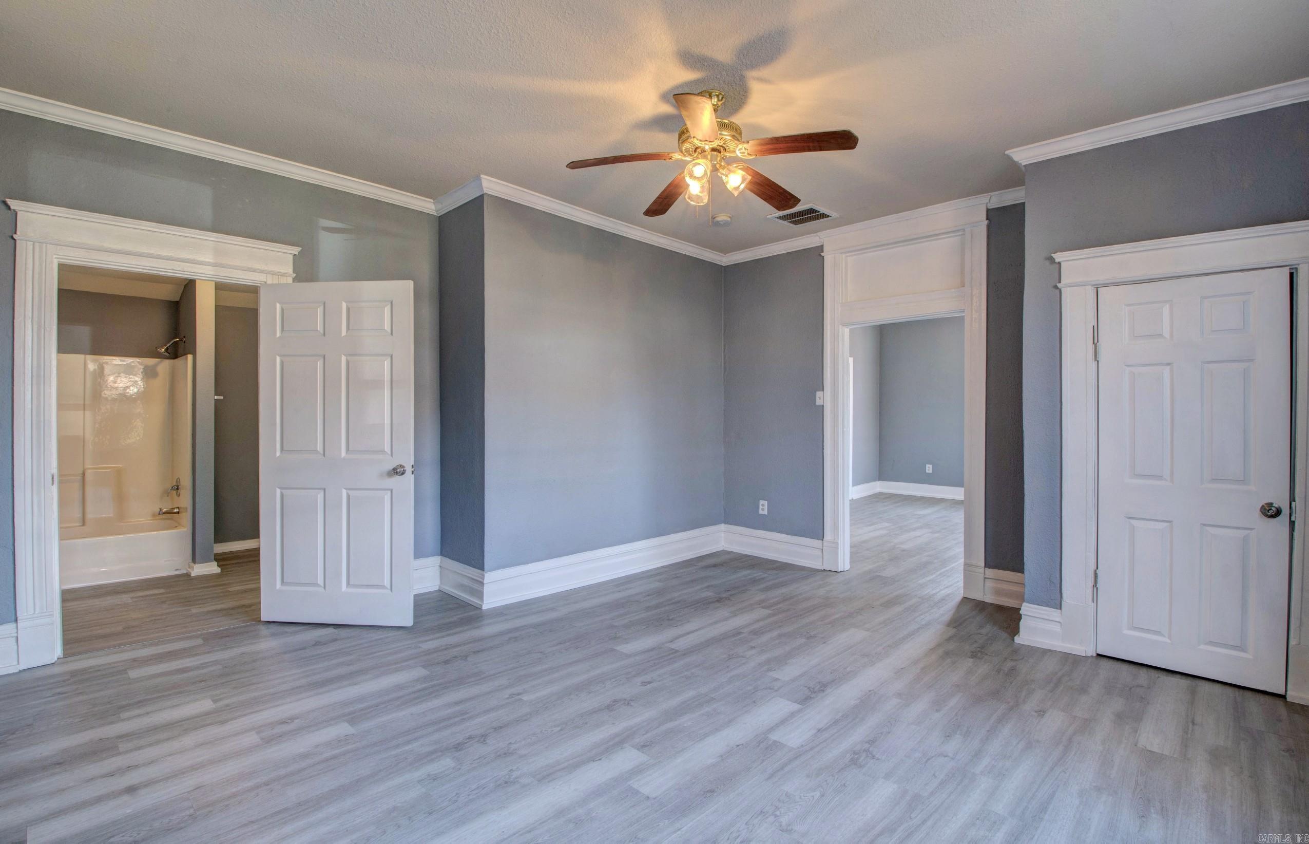 JONES & WORTHEN - Residential