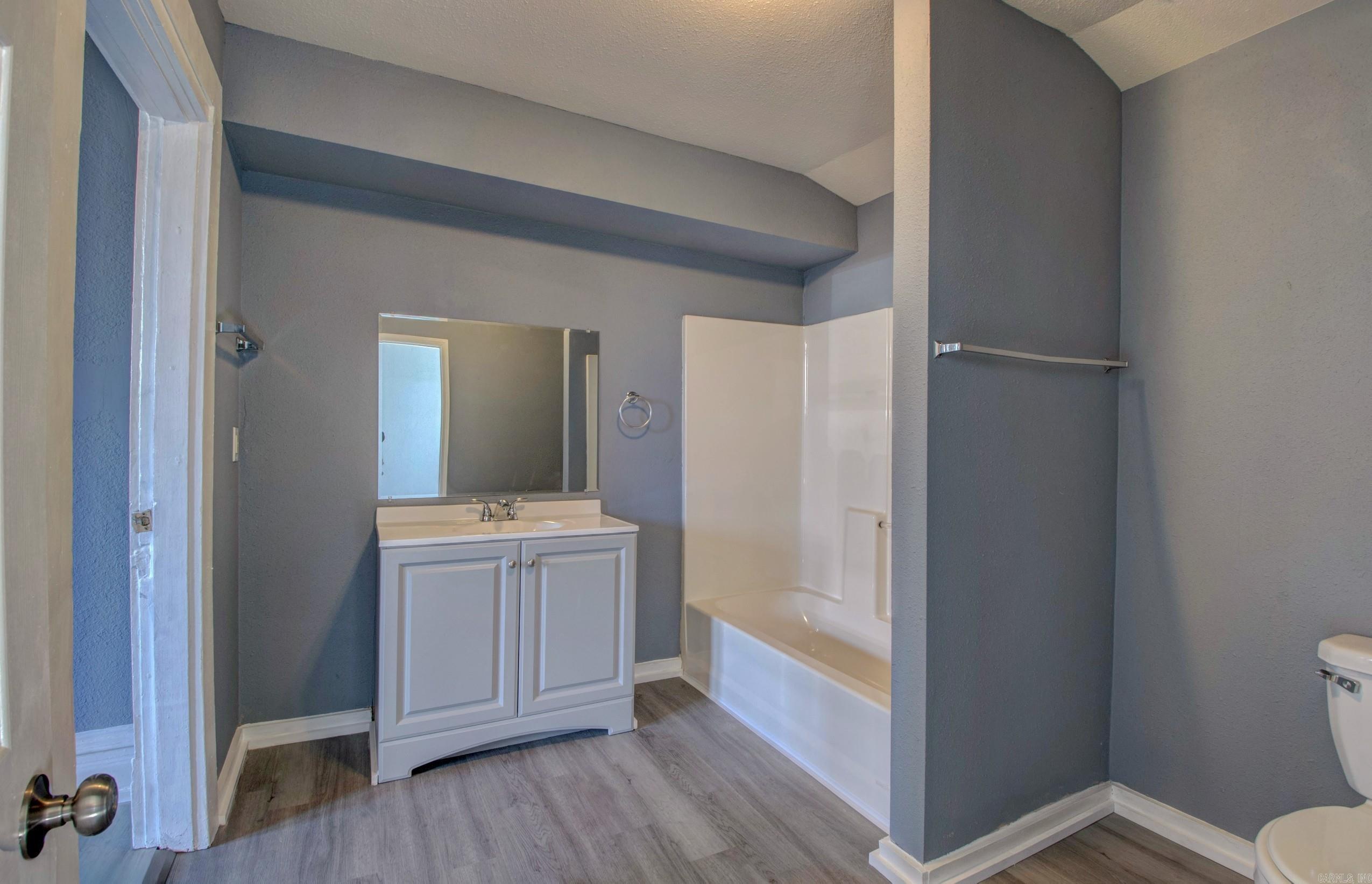 JONES & WORTHEN - Residential