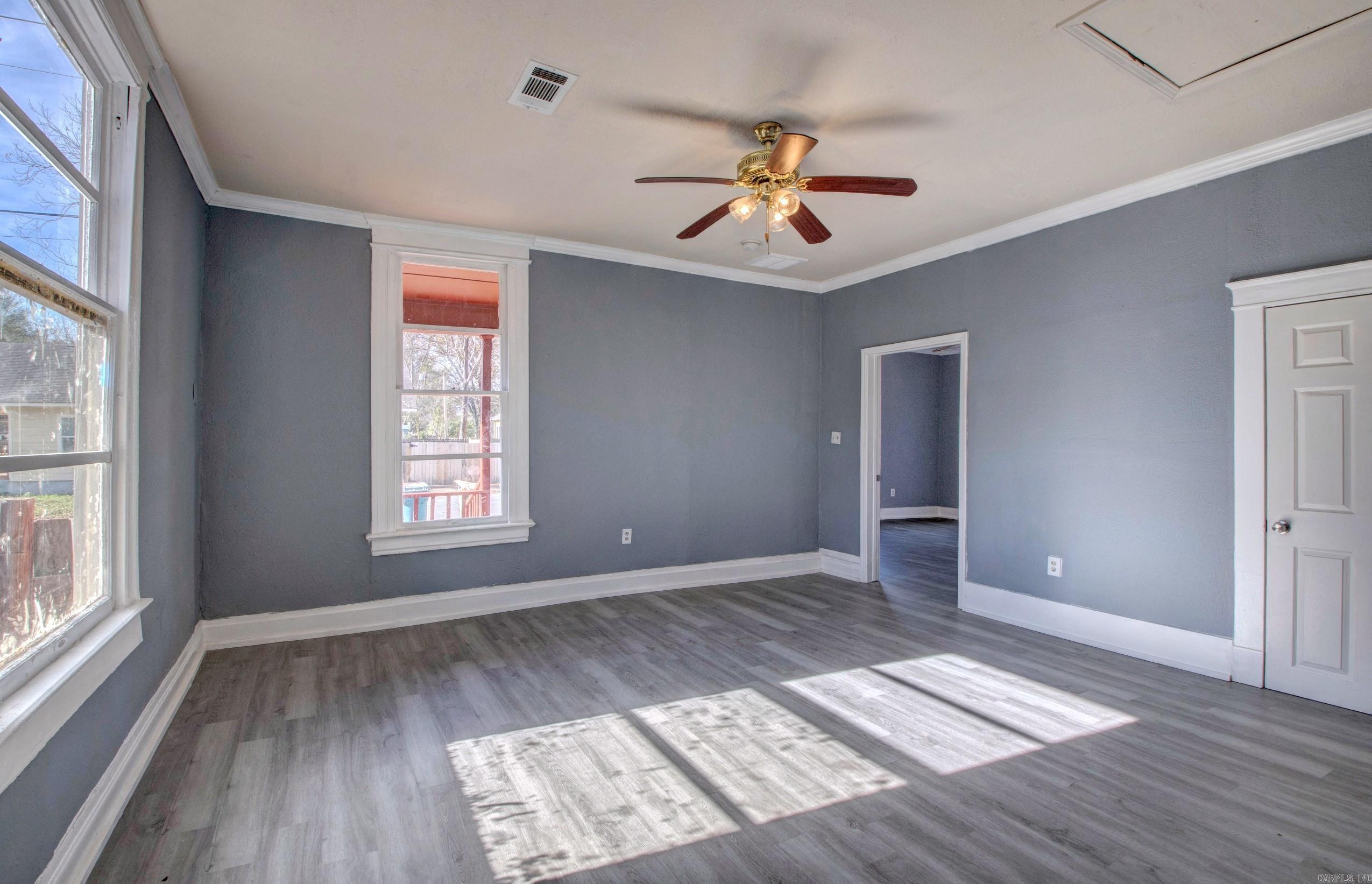 JONES & WORTHEN - Residential