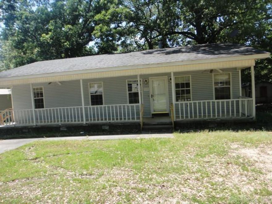 Great opportunity to make this your first home or an investment home. Seller does not pay customary closing costs: including title policy, escrow fees, survey or transfer fees. Proof of funds required on cash transactions Lender Pre-Approval letter for financed offers dated within last 30 days). Seller is Secretary of Veterans Affairs. This property may qualify for Seller Financing (Vendee). Property sold As Is. See Agent Remarks for submitting an offer.