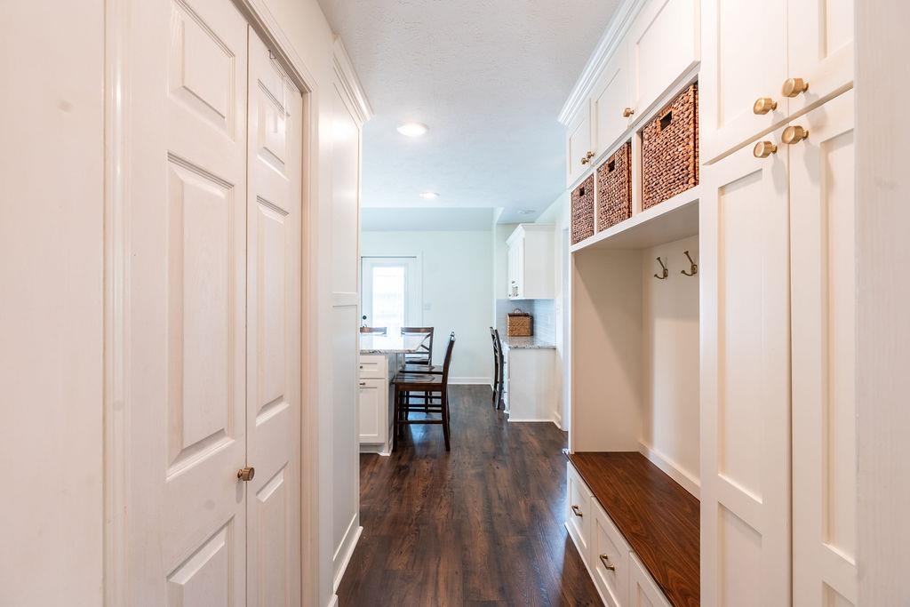 BELLE MEADE - Residential