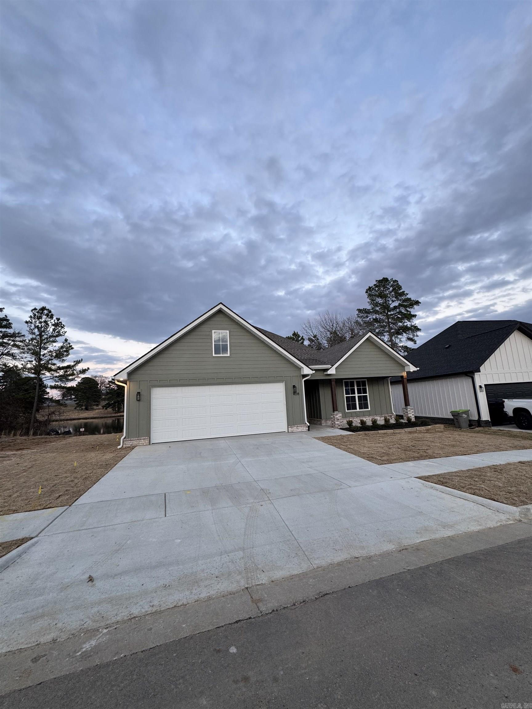 MIDTOWN BRYANT - Residential