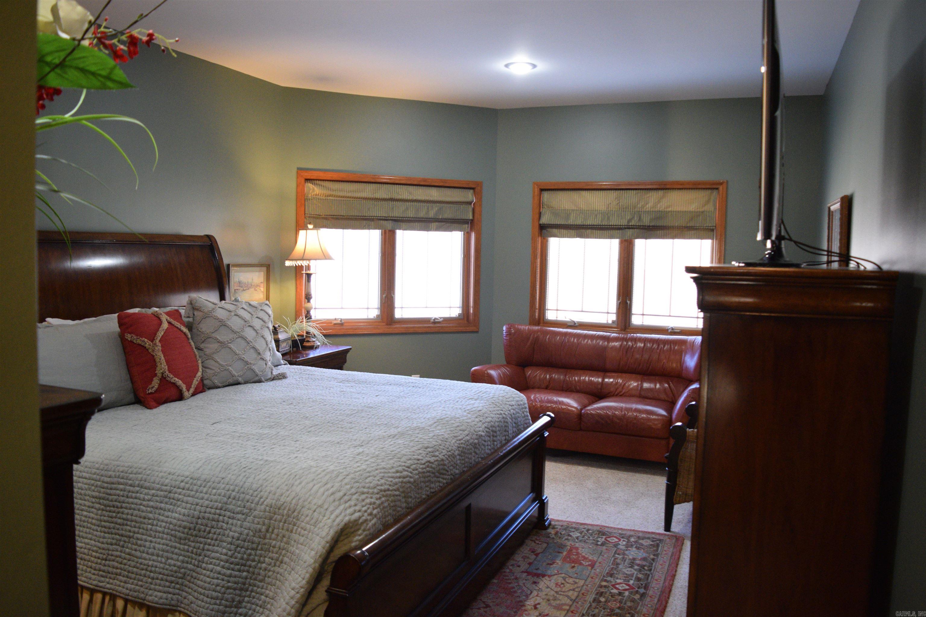 Country Club Ridge Town - Residential