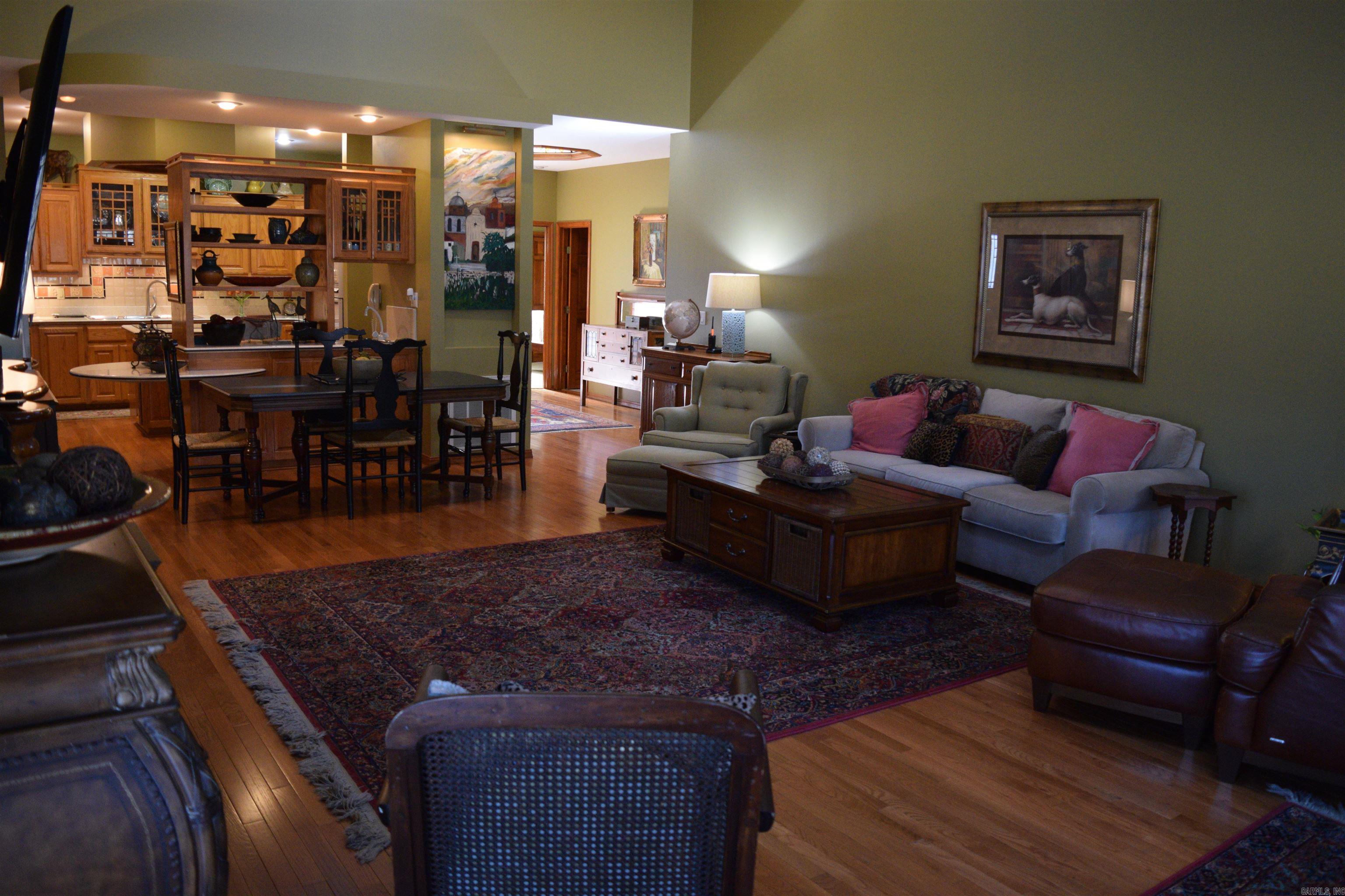 Country Club Ridge Town - Residential