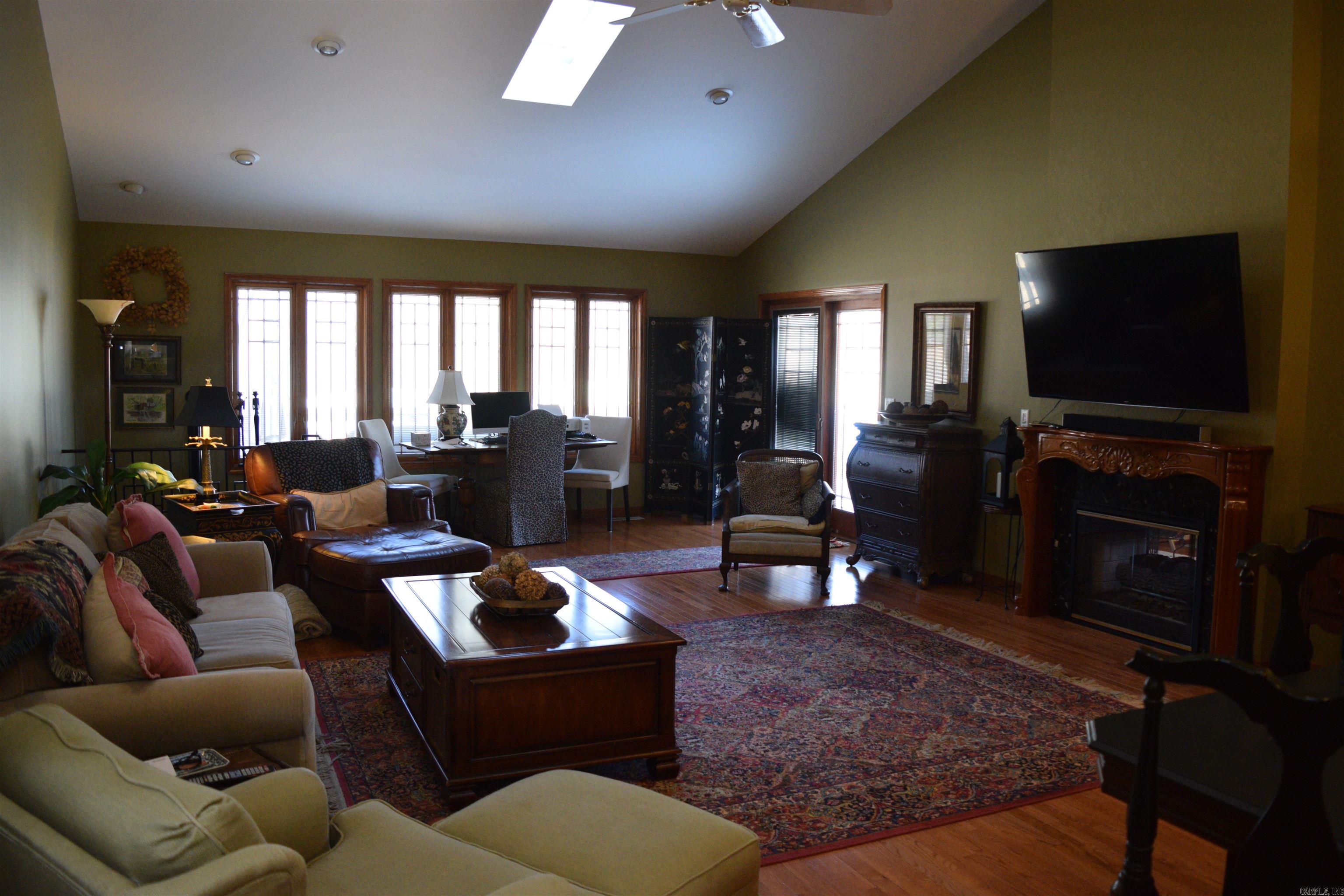 Country Club Ridge Town - Residential