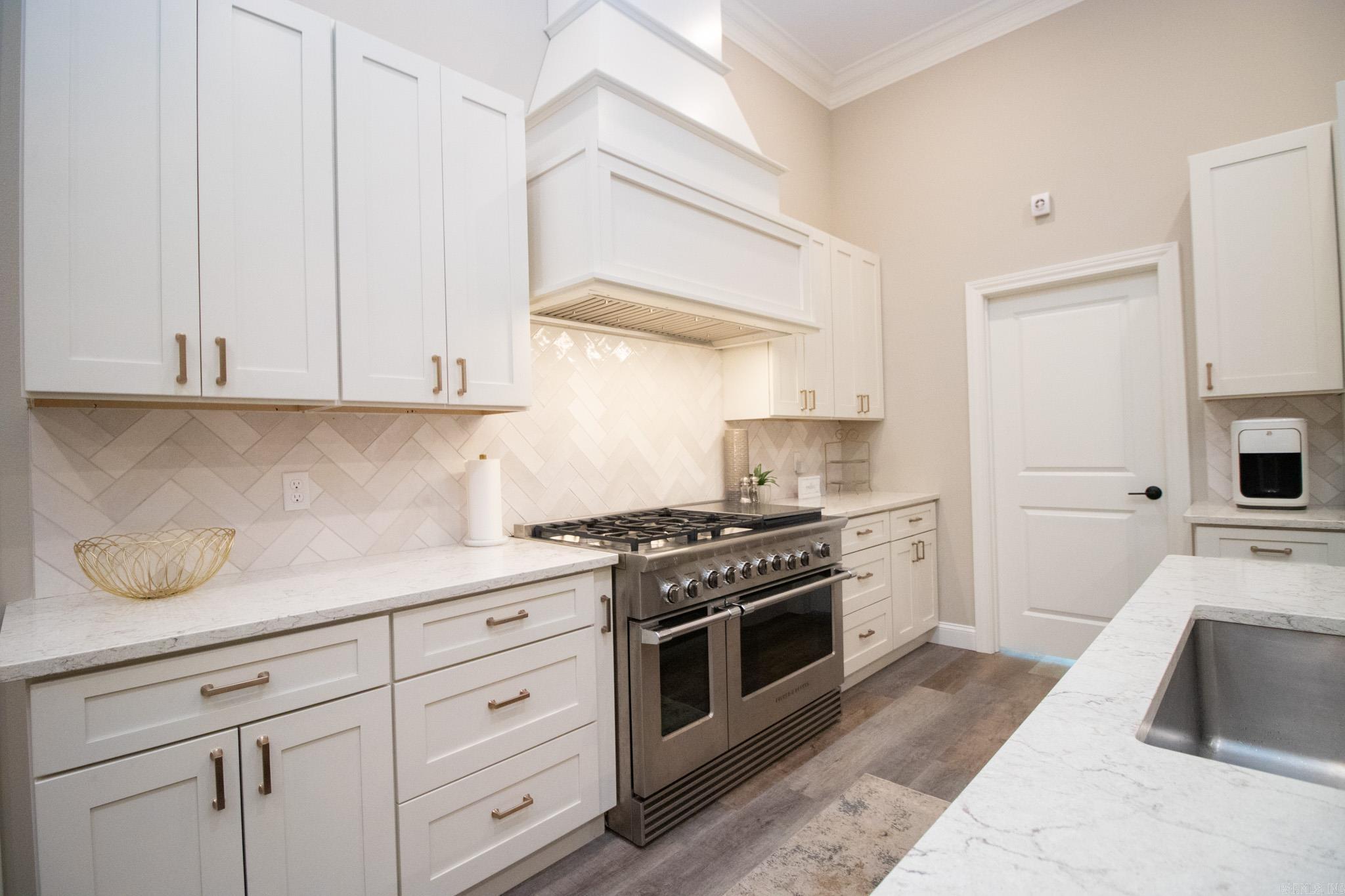 SLOAN LAKE ESTATES - Residential