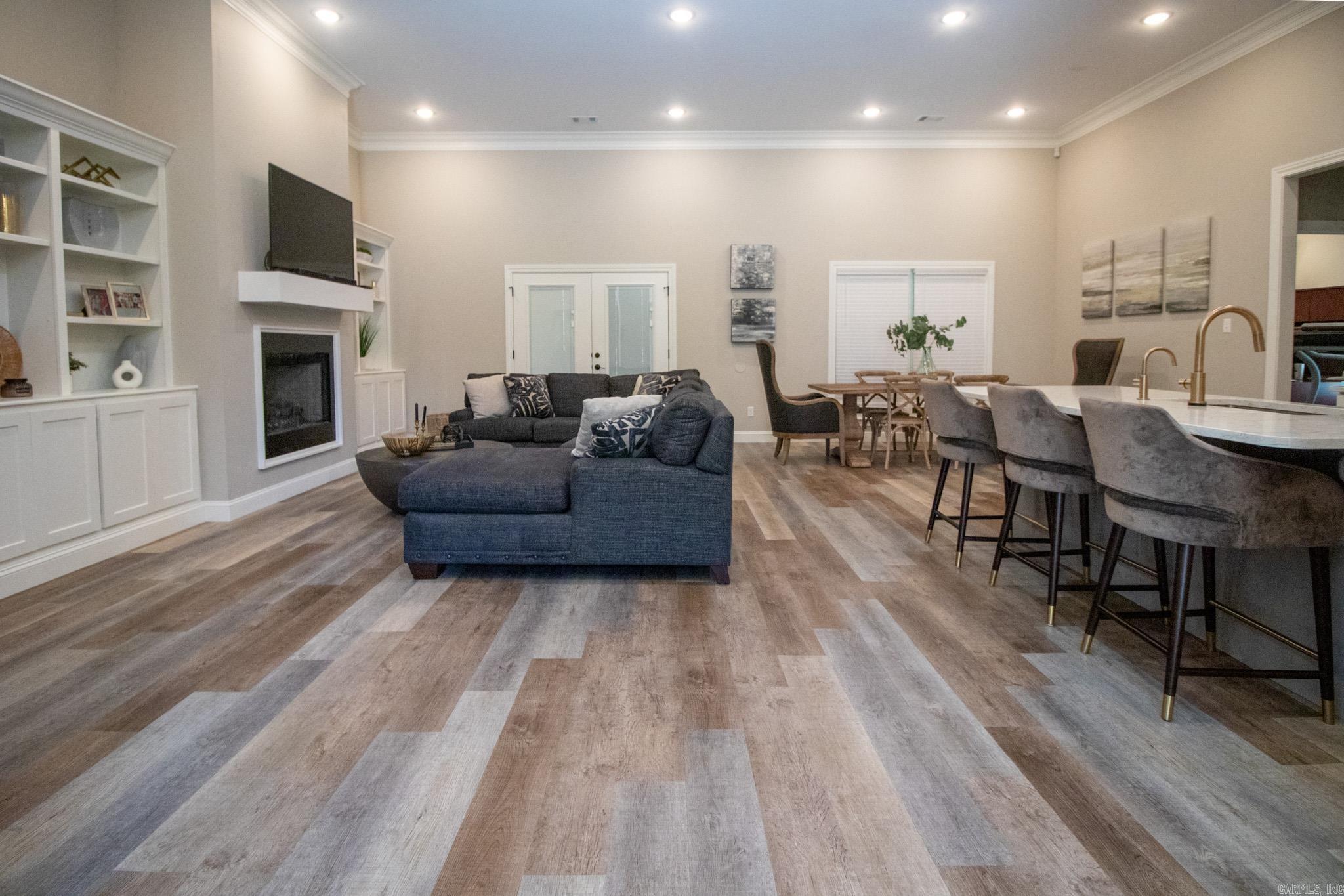 SLOAN LAKE ESTATES - Residential