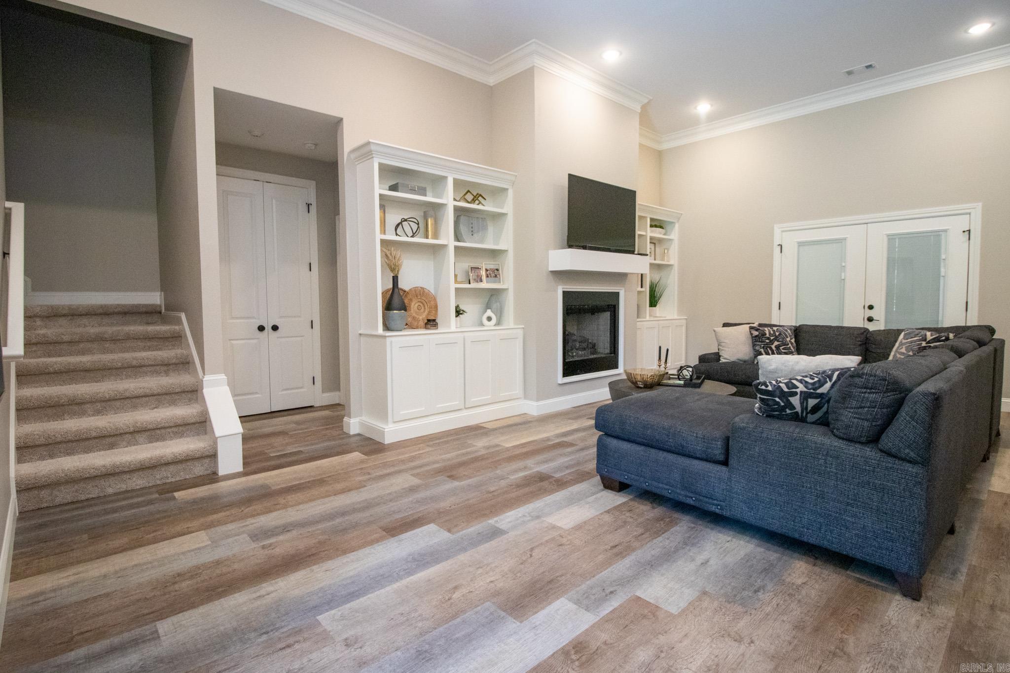 SLOAN LAKE ESTATES - Residential