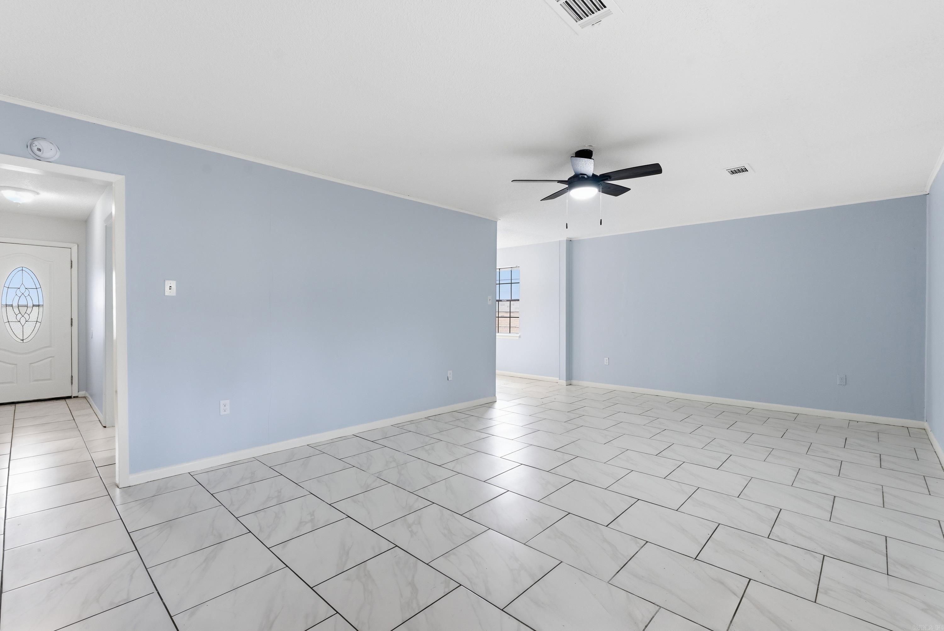 COUNTRY CLUB MANOR - Residential