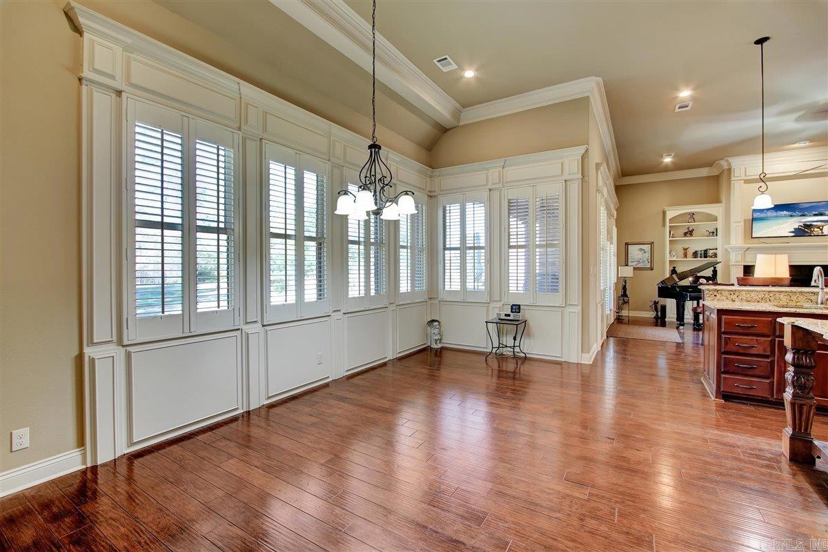 ARLINGTON PARK - Residential