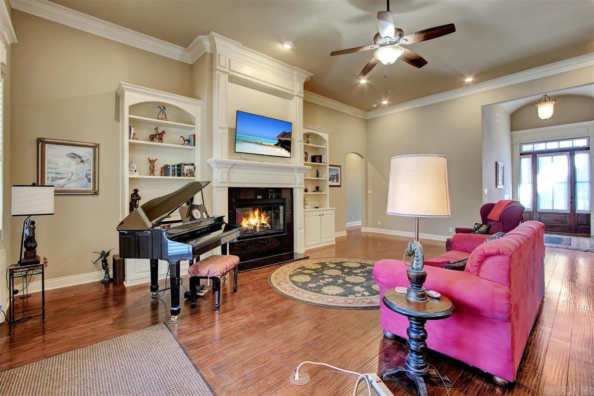 ARLINGTON PARK - Residential