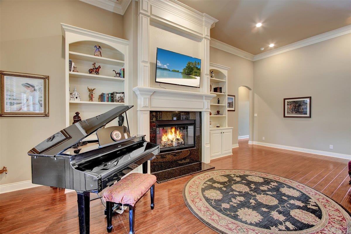 ARLINGTON PARK - Residential