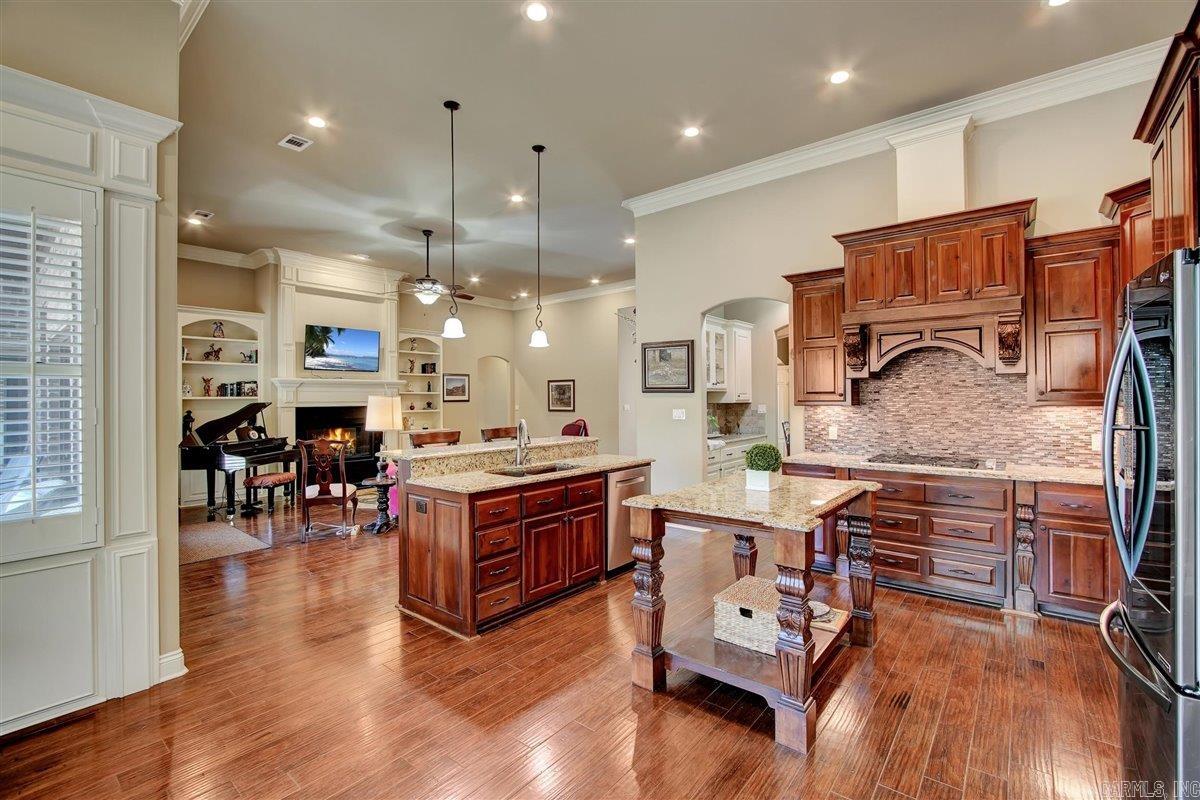 ARLINGTON PARK - Residential