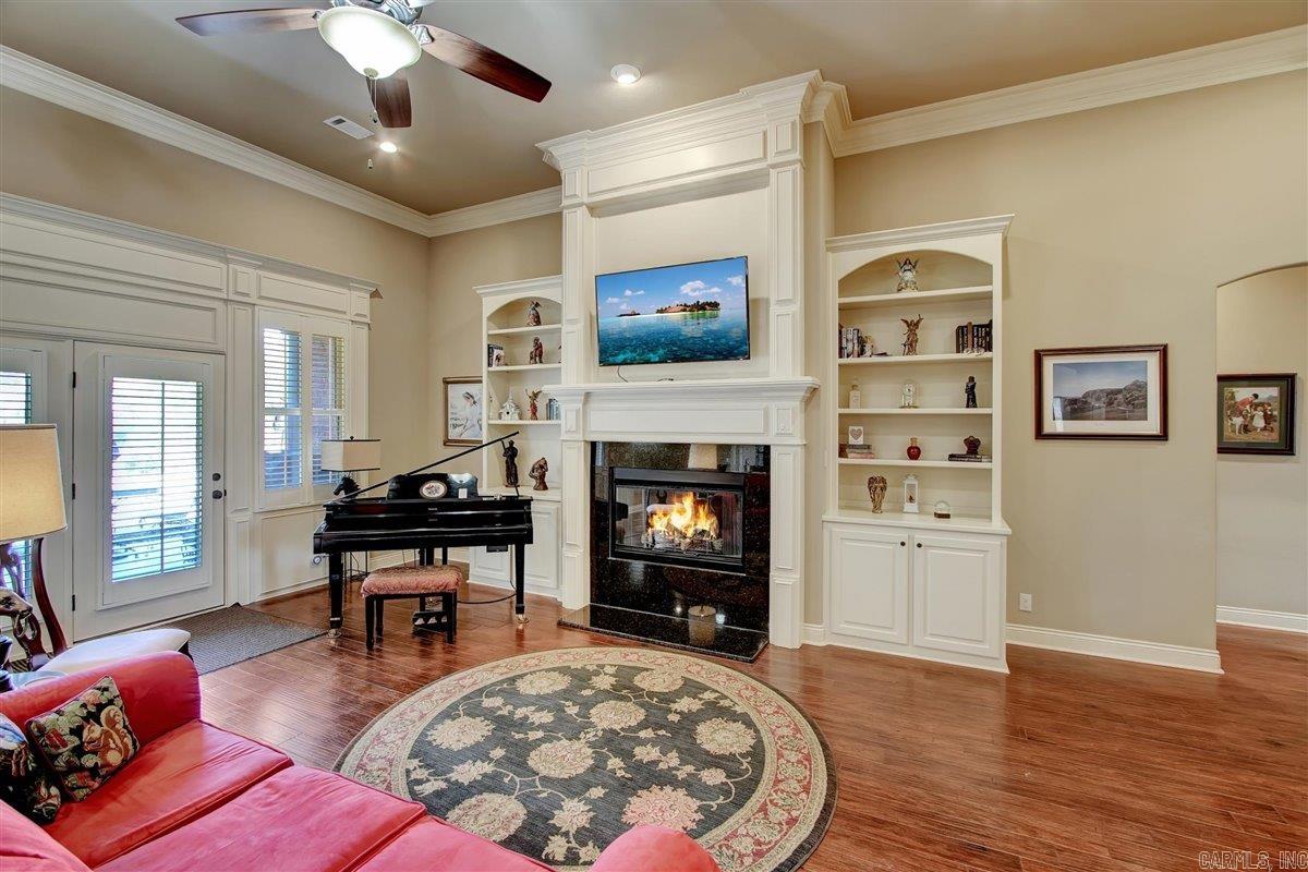 ARLINGTON PARK - Residential