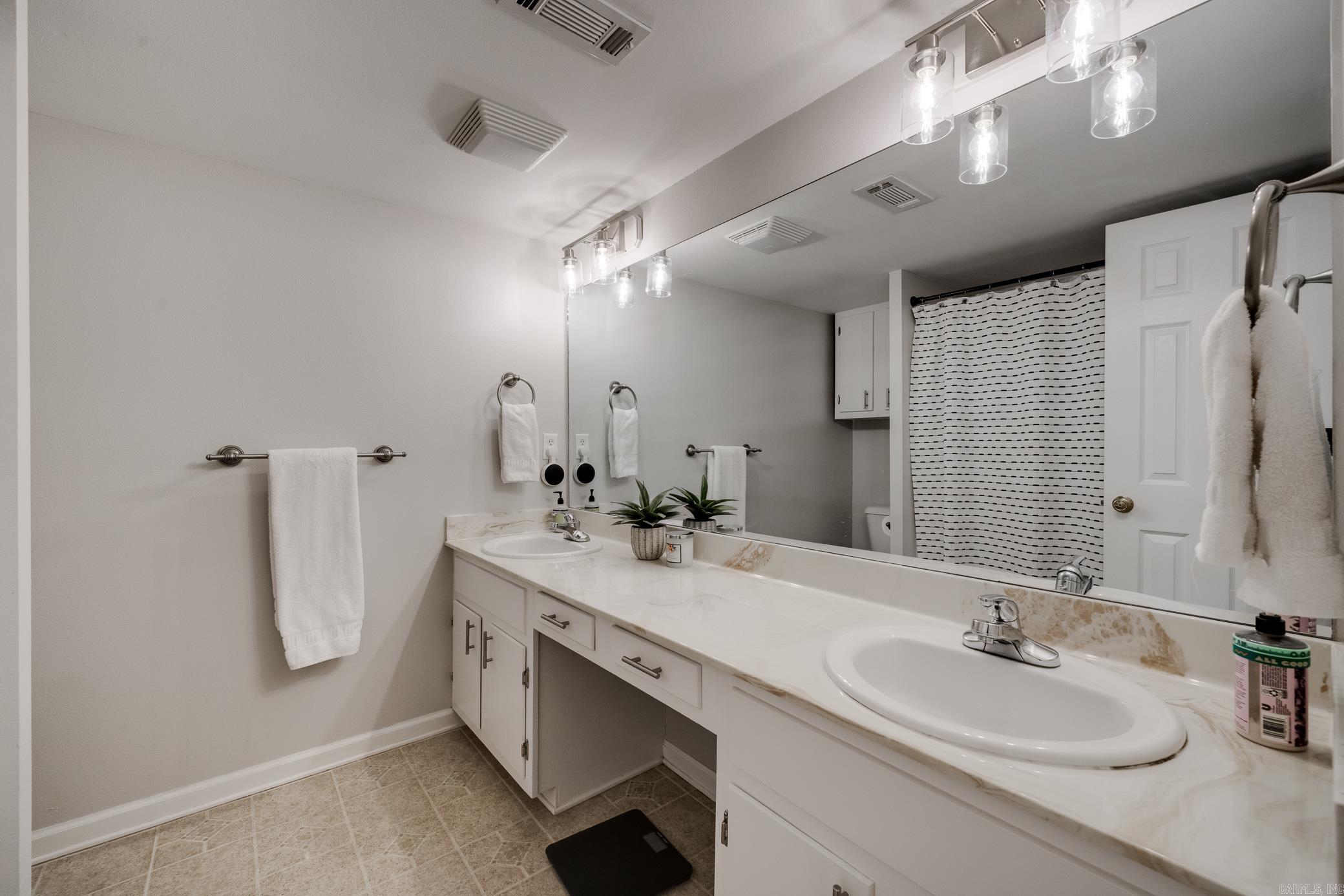 CARRIAGE COURTS - Residential