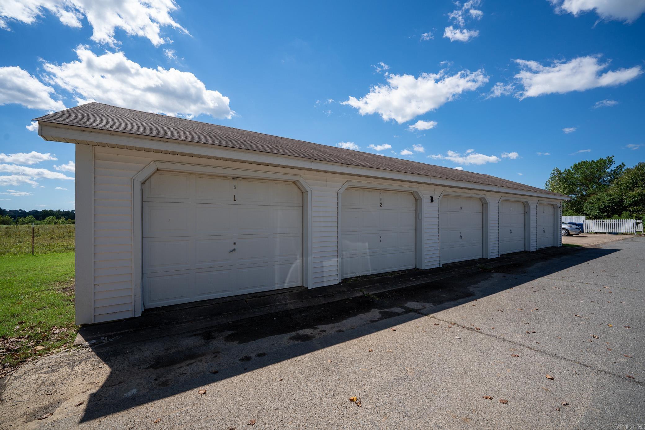 CARRIAGE COURTS - Residential
