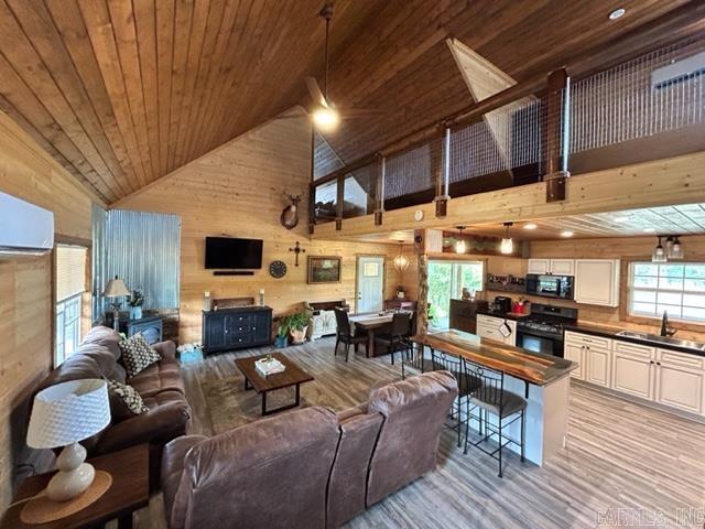 YORKTOWN - Residential