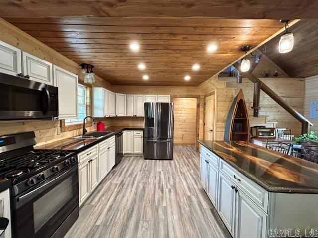 YORKTOWN - Residential