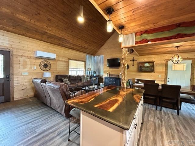 YORKTOWN - Residential