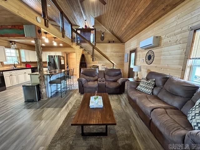 YORKTOWN - Residential