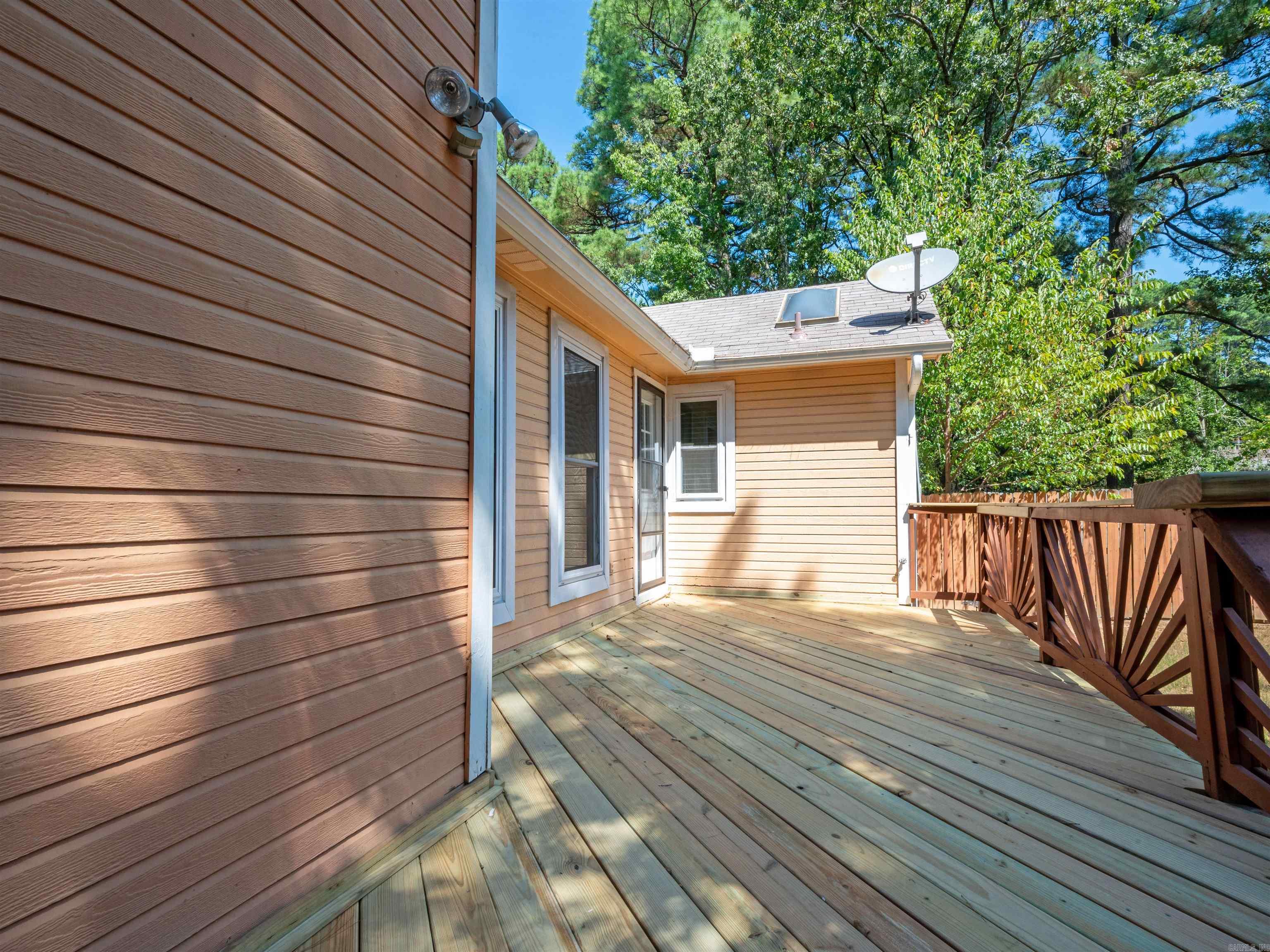 SECLUDED HILLS - Residential