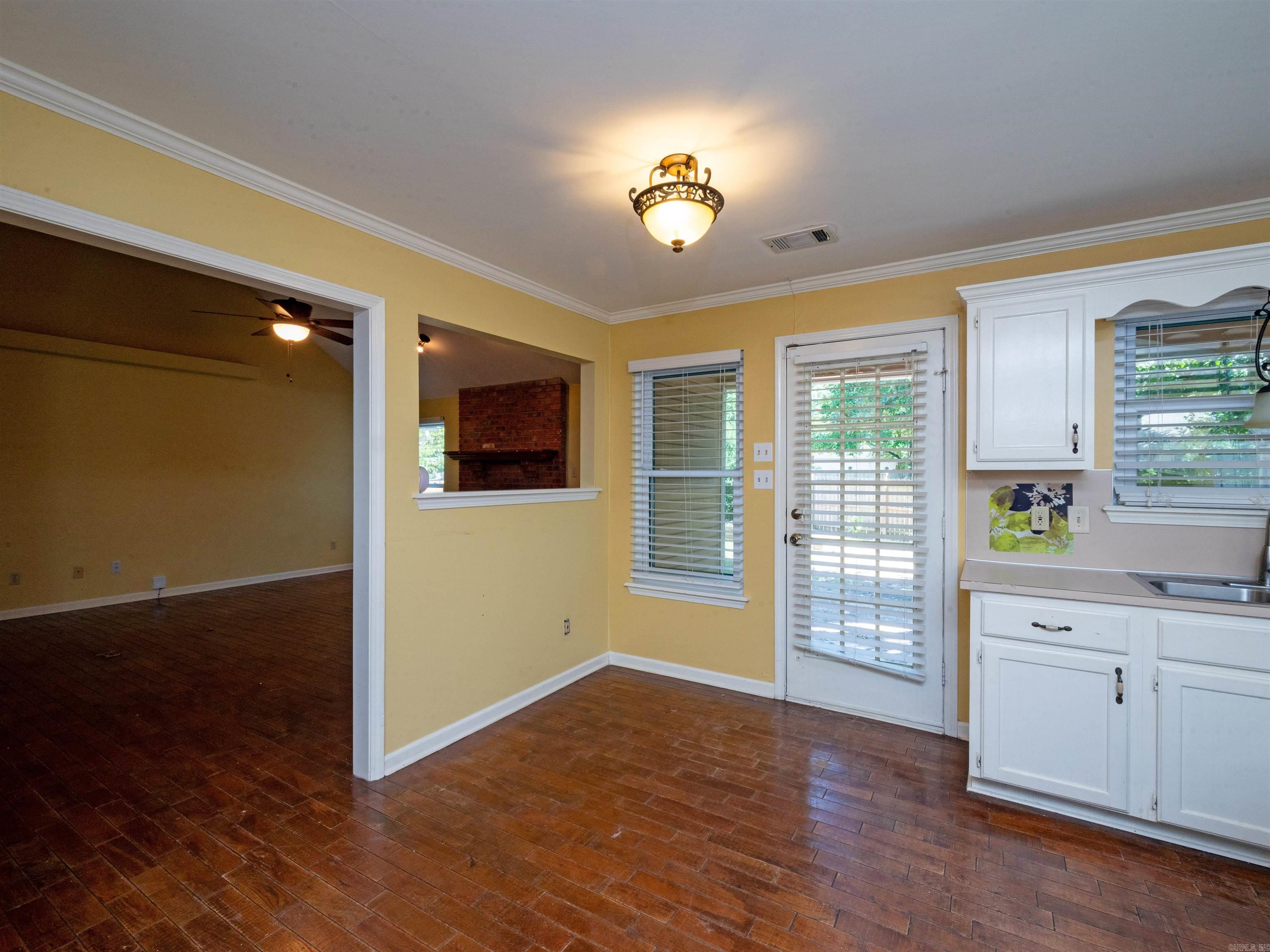 SECLUDED HILLS - Residential